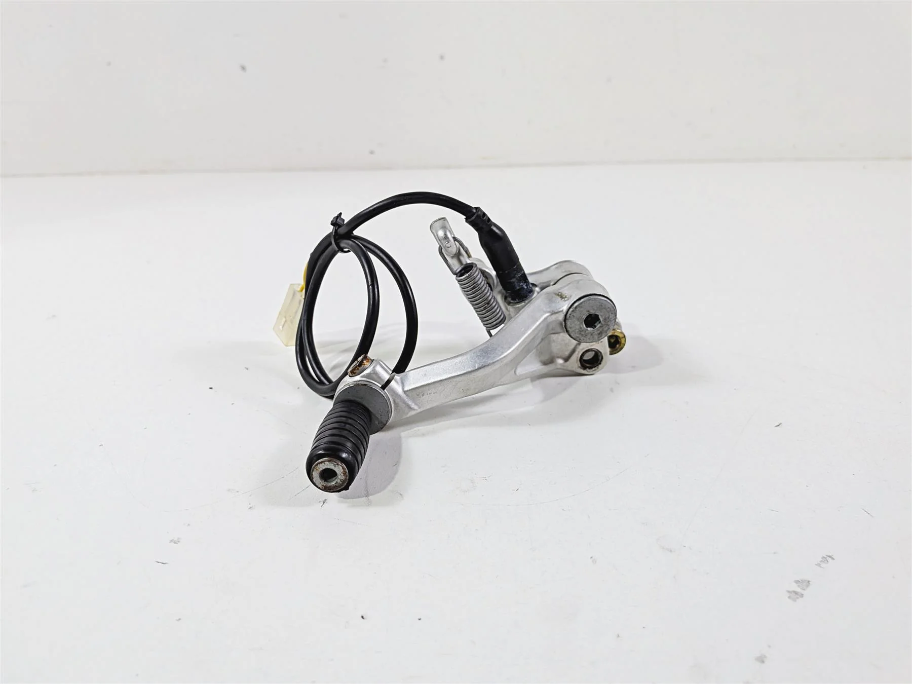 2008 Aprilia RSVR 1000 Factory Rear Brake Pedal & Mount AP8134415 AP8146787 - Image 2