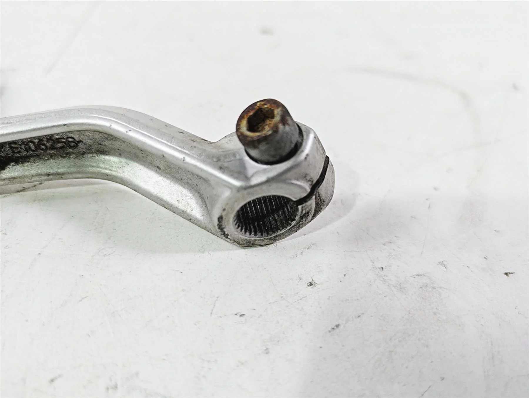 2008 Aprilia RSVR 1000 Factory Shifter Gear Selector AP8106874 - Image 4