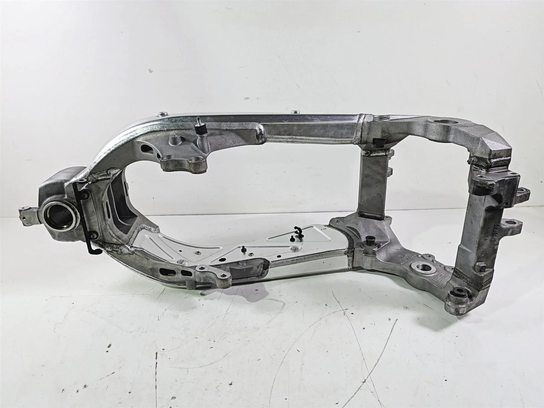2008 Aprilia RSVR 1000 Factory Straight Main Frame Chassis Silver With Clean Mississippi Title AP8146974 - Image 10