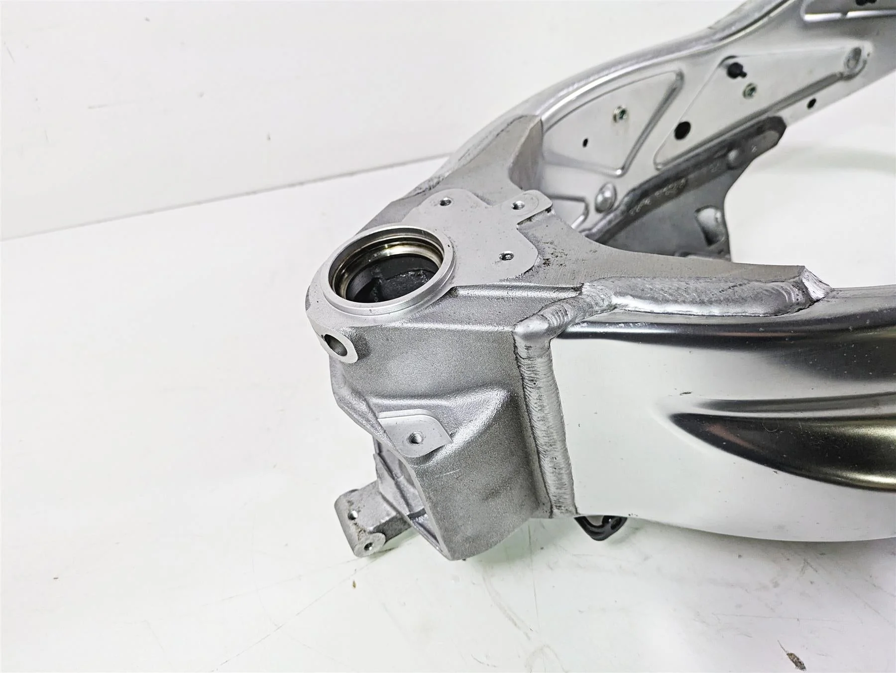 2008 Aprilia RSVR 1000 Factory Straight Main Frame Chassis Silver With Clean Mississippi Title AP8146974 - Image 12