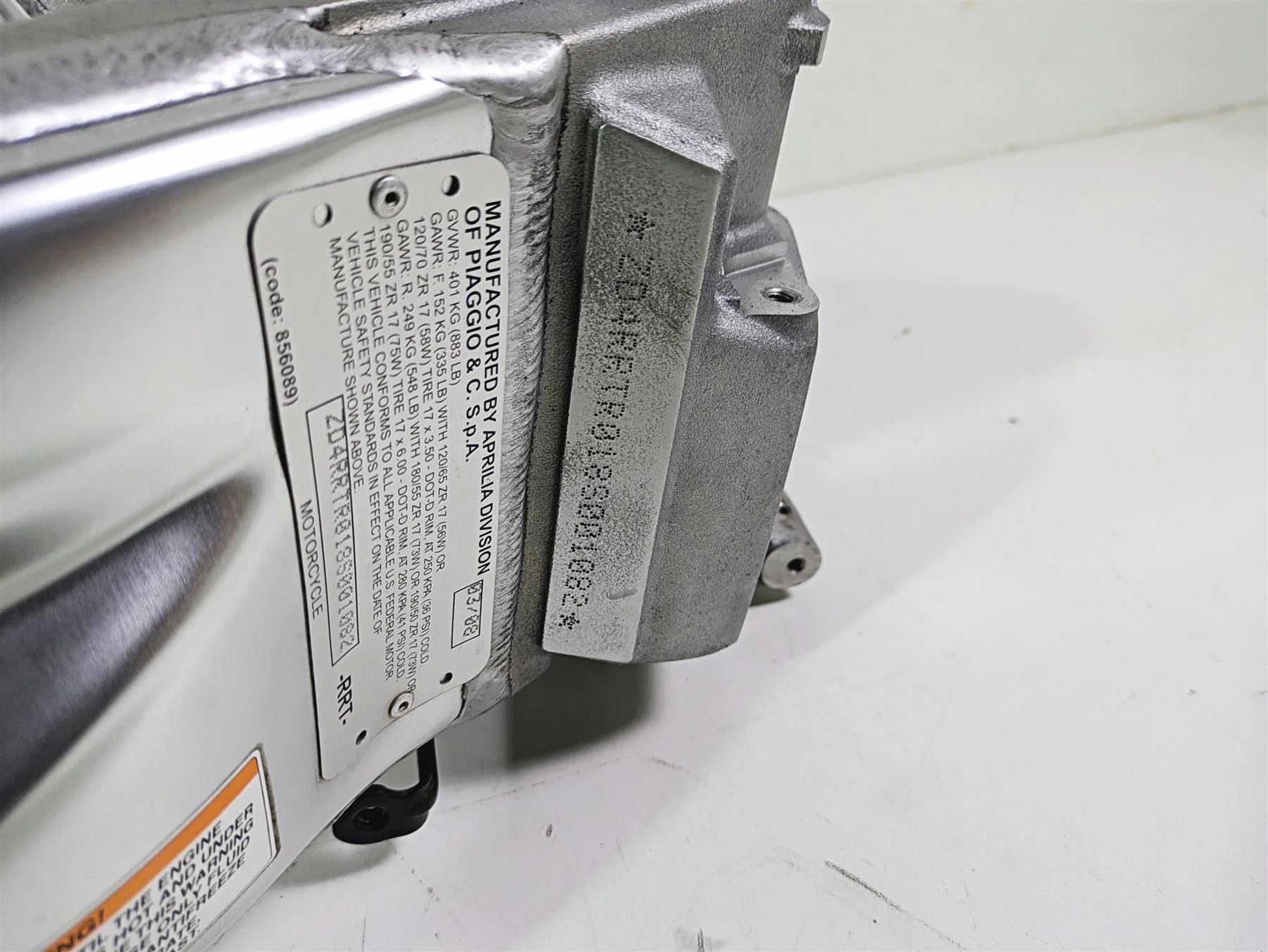 2008 Aprilia RSVR 1000 Factory Straight Main Frame Chassis Silver With Clean Mississippi Title AP8146974 - Image 2