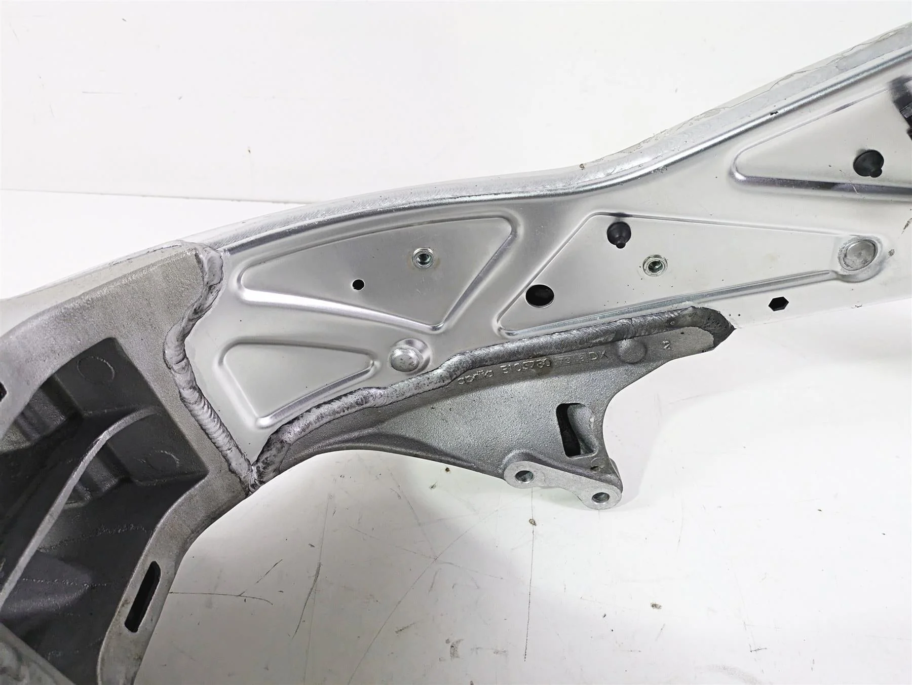 2008 Aprilia RSVR 1000 Factory Straight Main Frame Chassis Silver With Clean Mississippi Title AP8146974 - Image 7