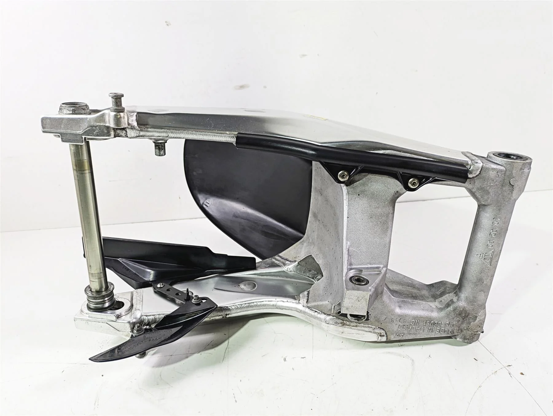2008 Aprilia RSVR 1000 Factory Straight Swingarm Swingarm Axle Set AP8145020 - Image 11