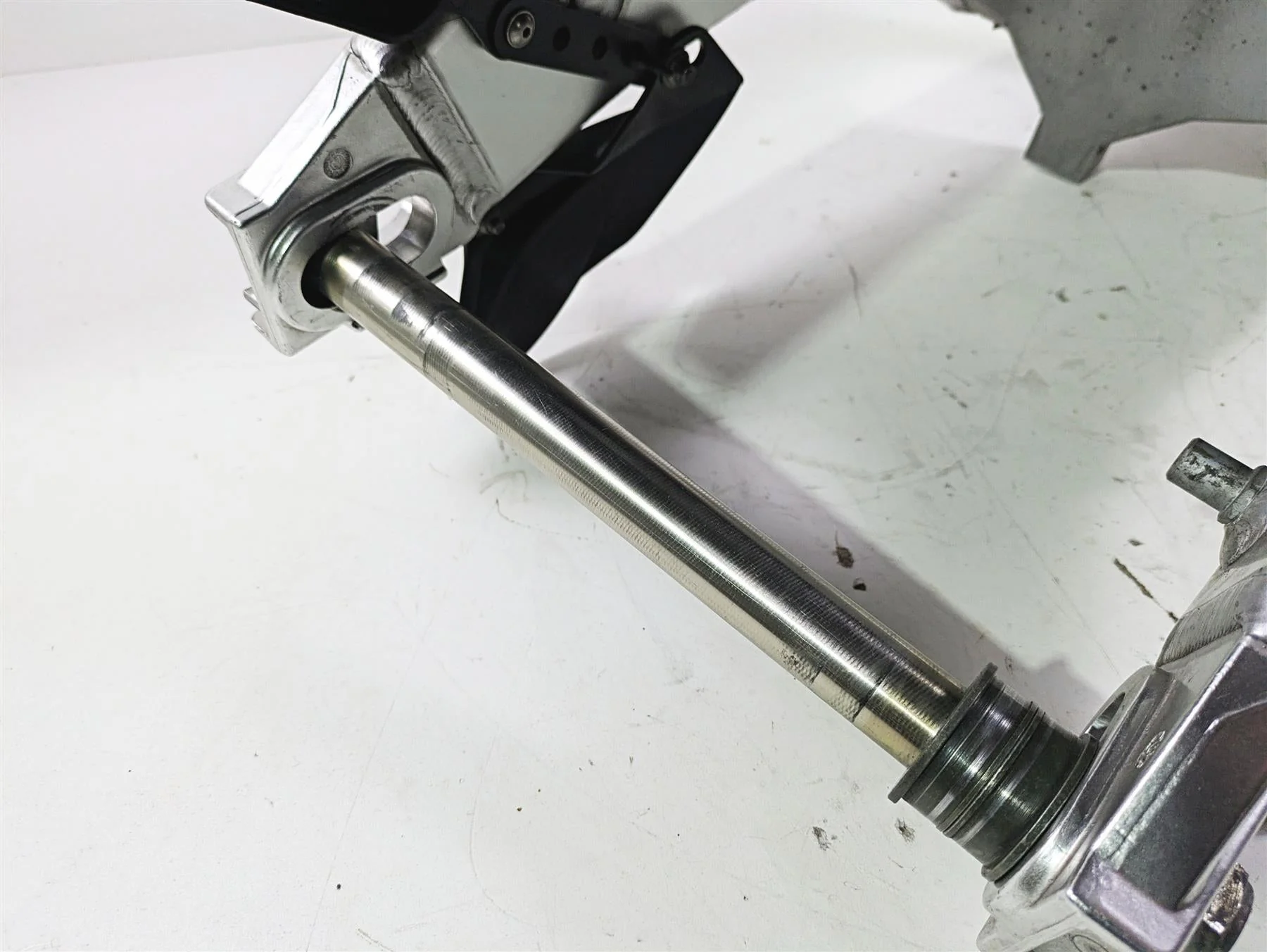 2008 Aprilia RSVR 1000 Factory Straight Swingarm Swingarm Axle Set AP8145020 - Image 9