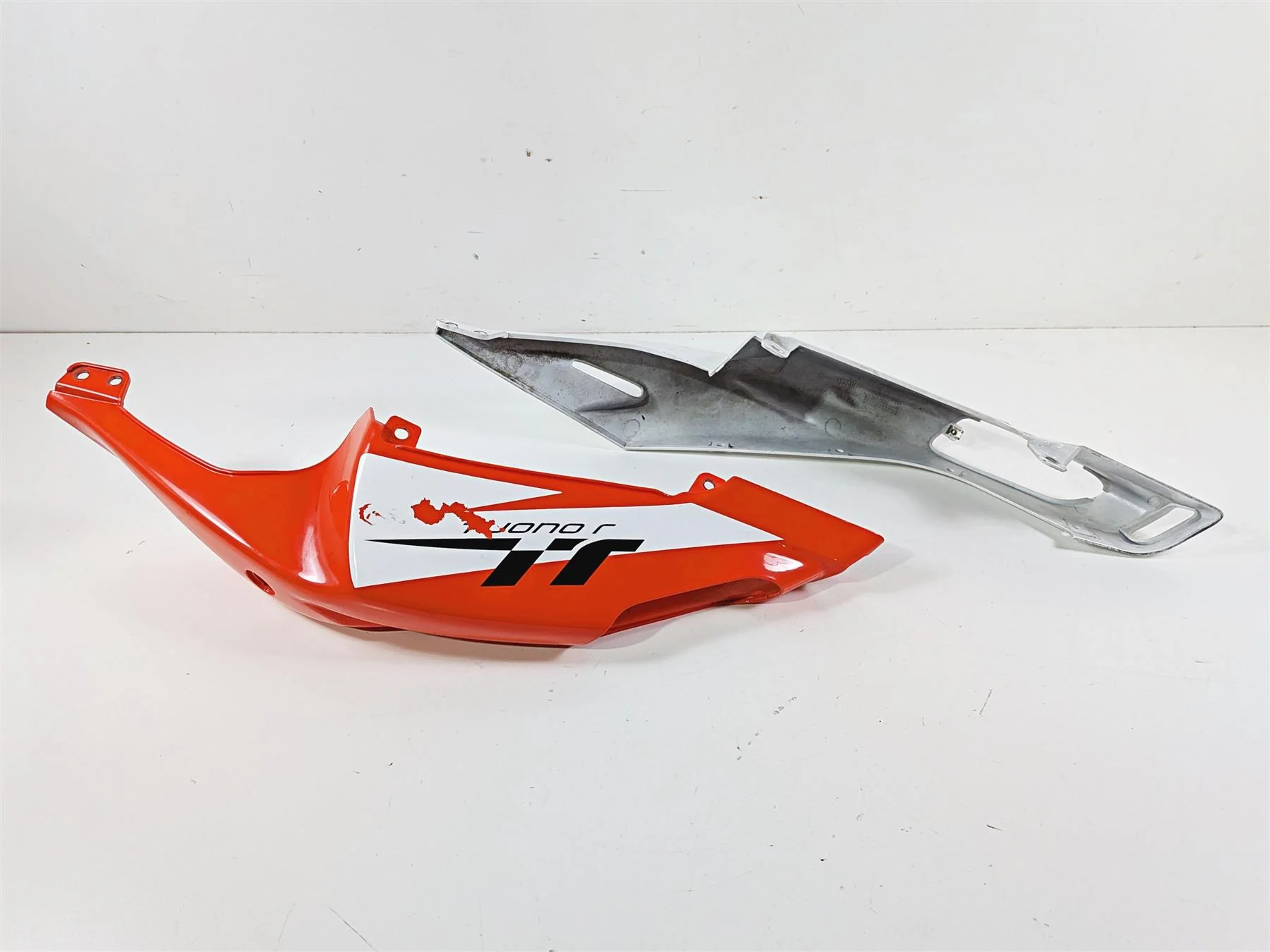 2008 Aprilia RSVR 1000 Factory Tail Side Cover Fairing Set 109722 109723 - Image 3