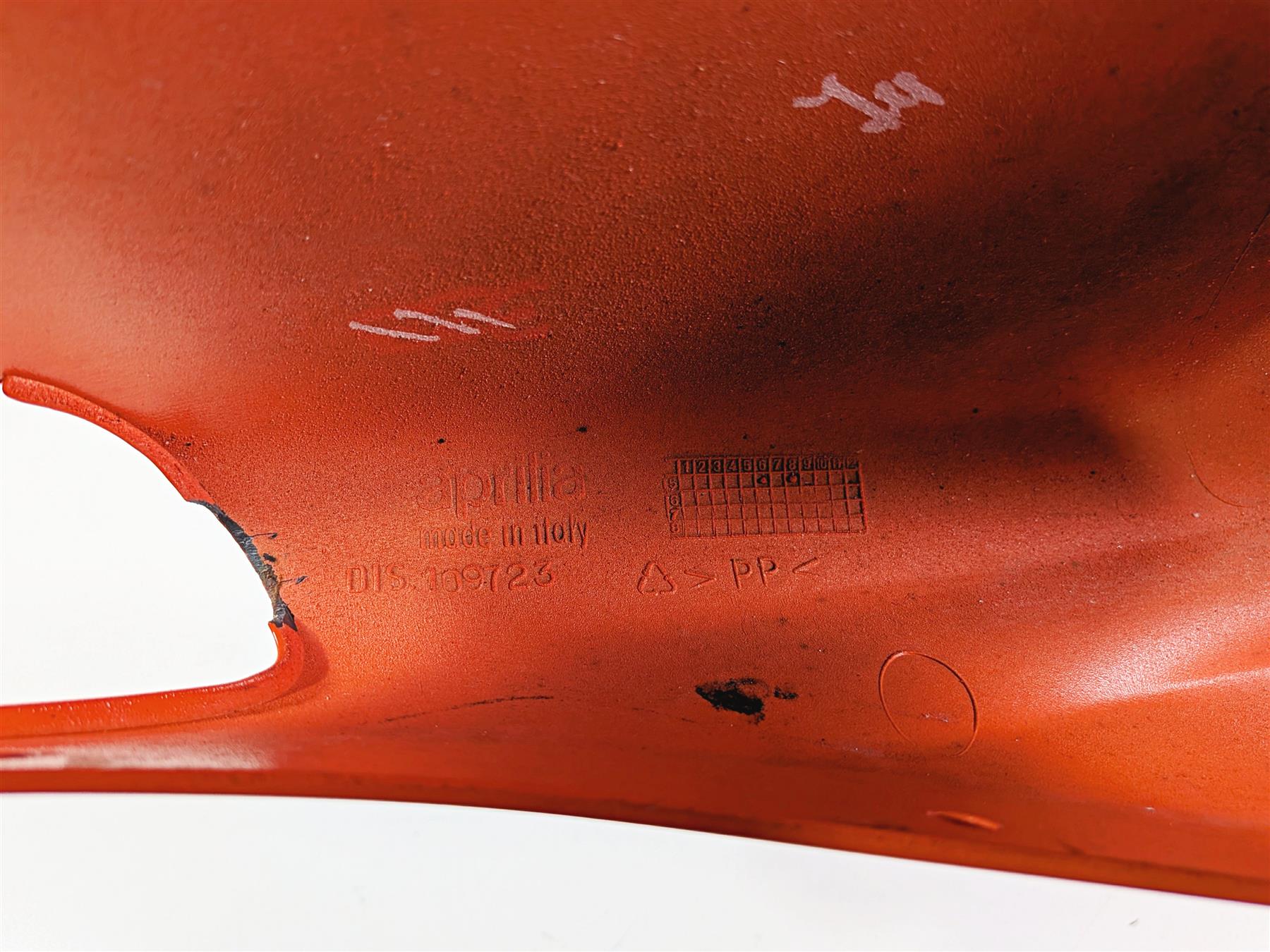 2008 Aprilia RSVR 1000 Factory Tail Side Cover Fairing Set 109722 109723 - Image 6