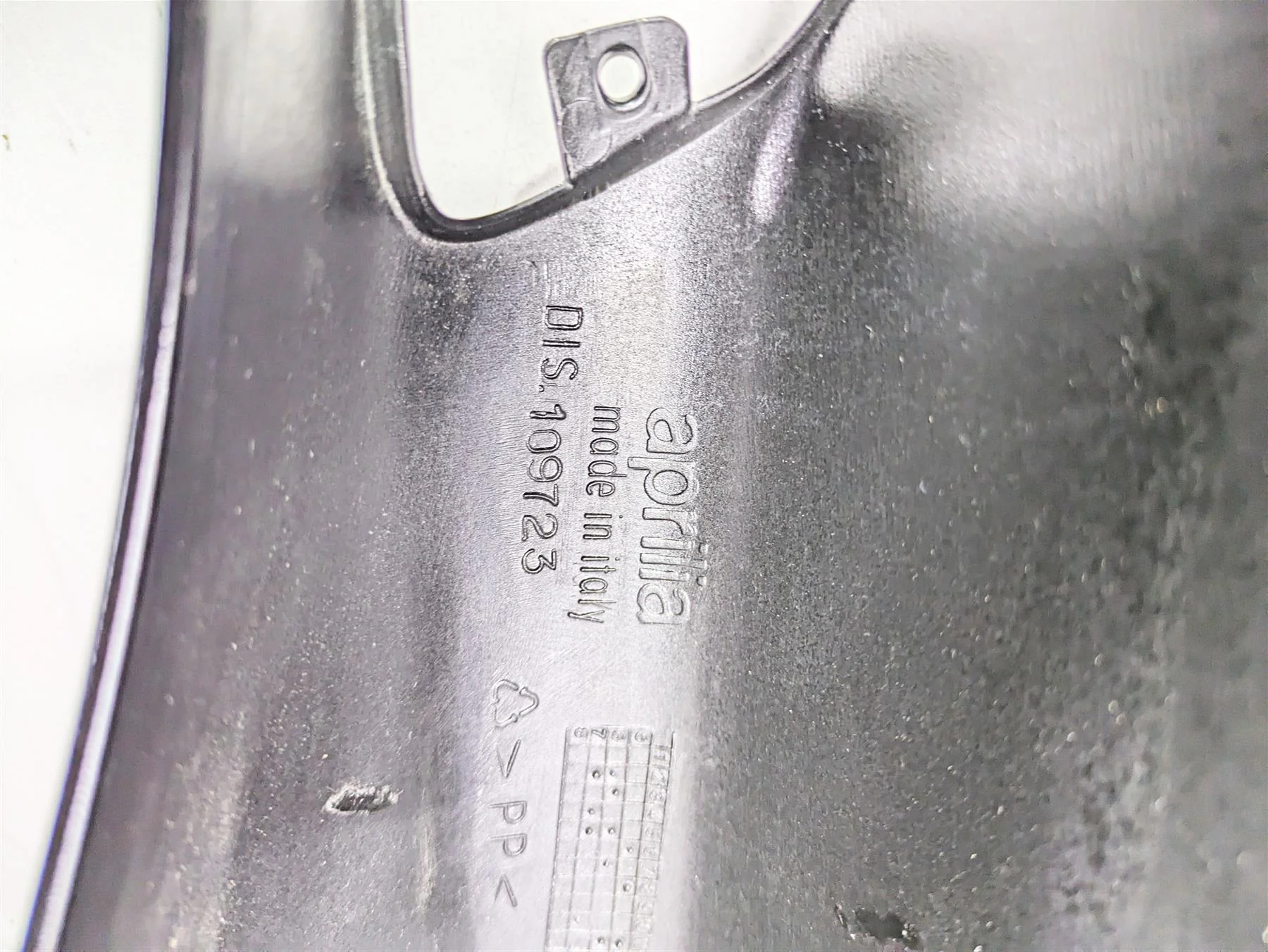 2008 Aprilia RSVR 1000 Factory Tail Side Cover Fairing Set AP8184322 AP8184323 - Image 11