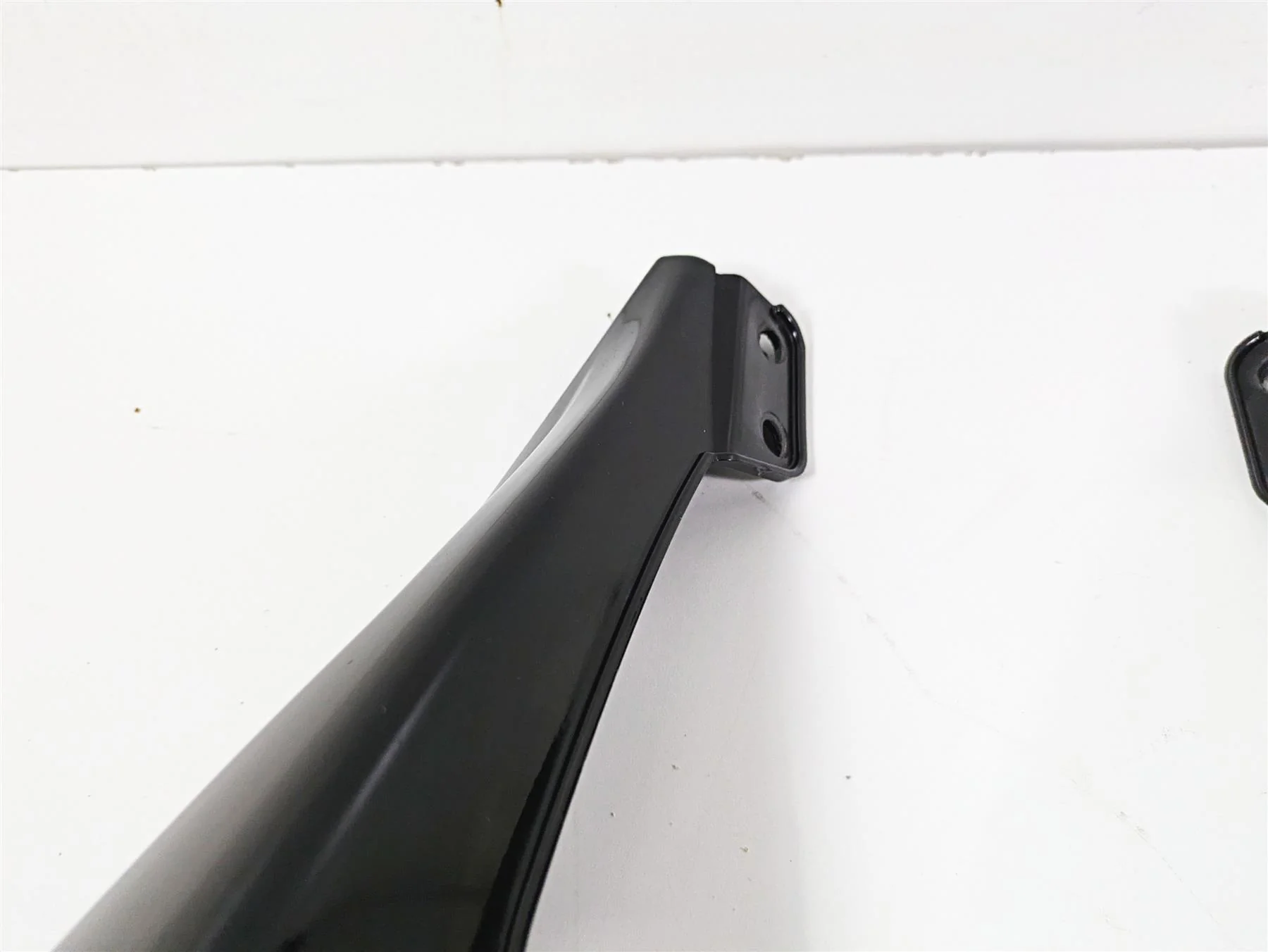 2008 Aprilia RSVR 1000 Factory Tail Side Cover Fairing Set AP8184322 AP8184323 - Image 8