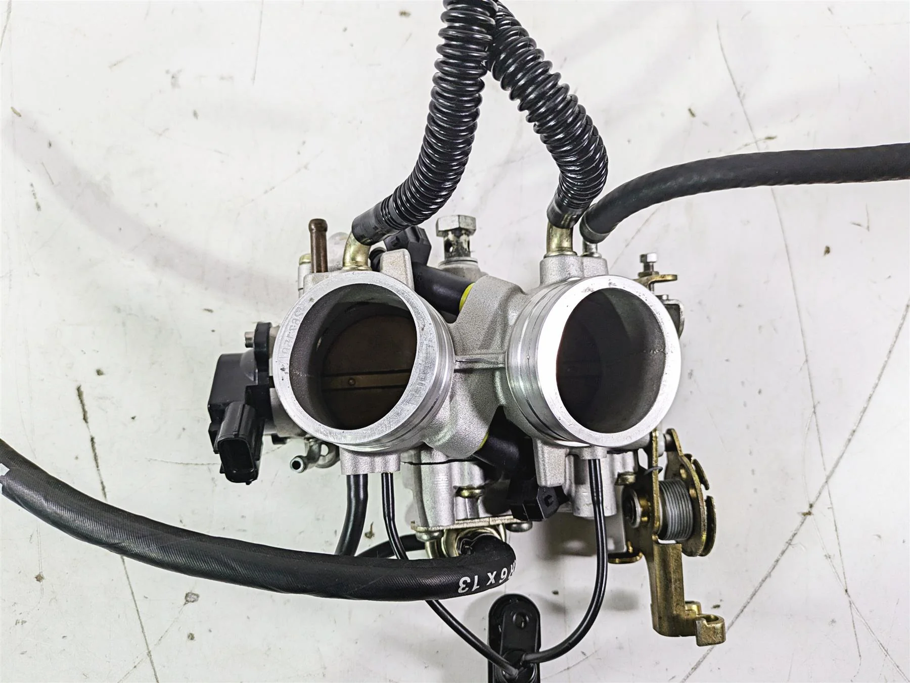 2008 Aprilia RSVR 1000 Factory Throttle Bodies Body Set AP0296970 - Image 5