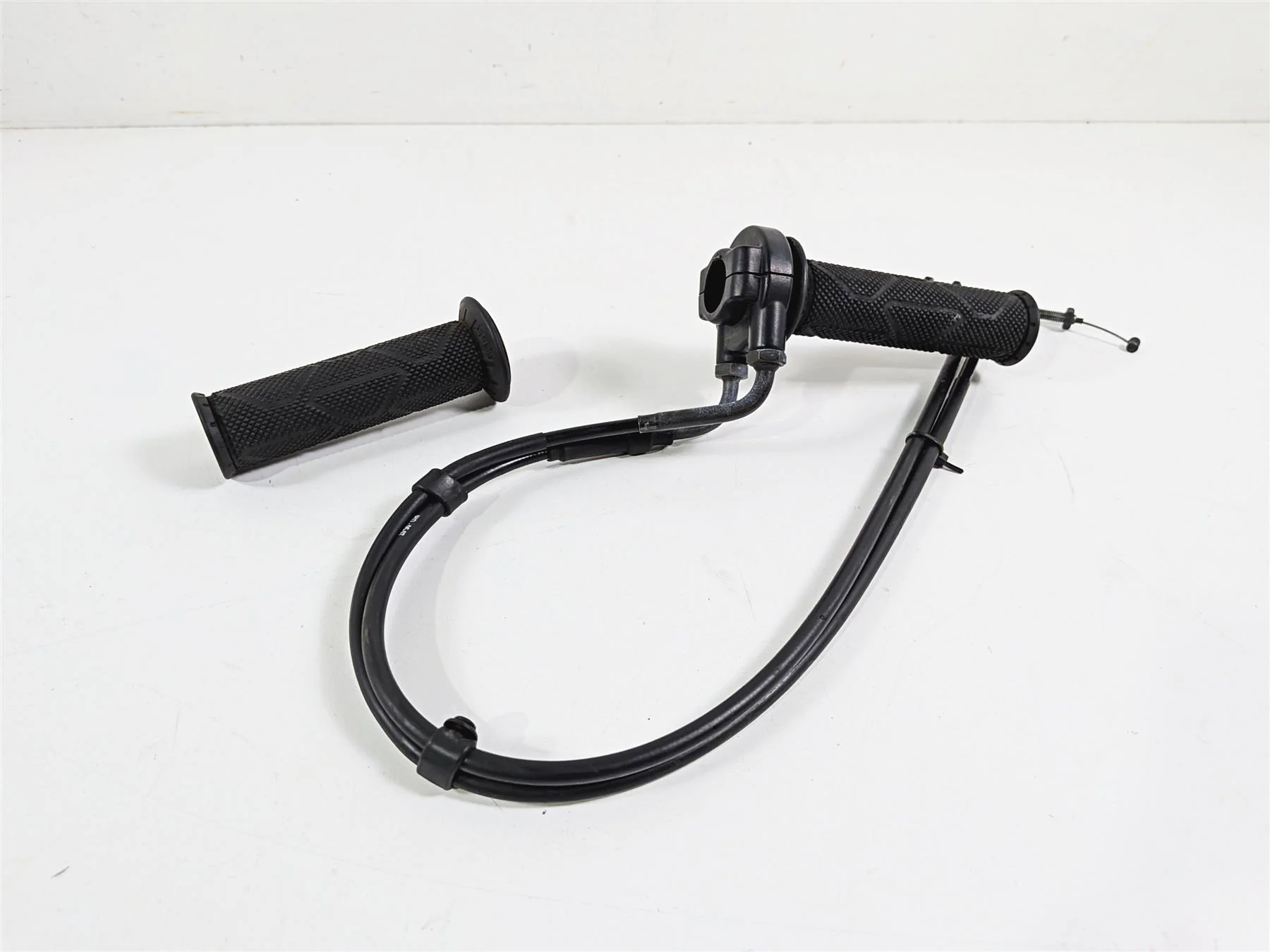 2008 Aprilia RSVR 1000 Factory Throttle Grip Handle Set AP8118566