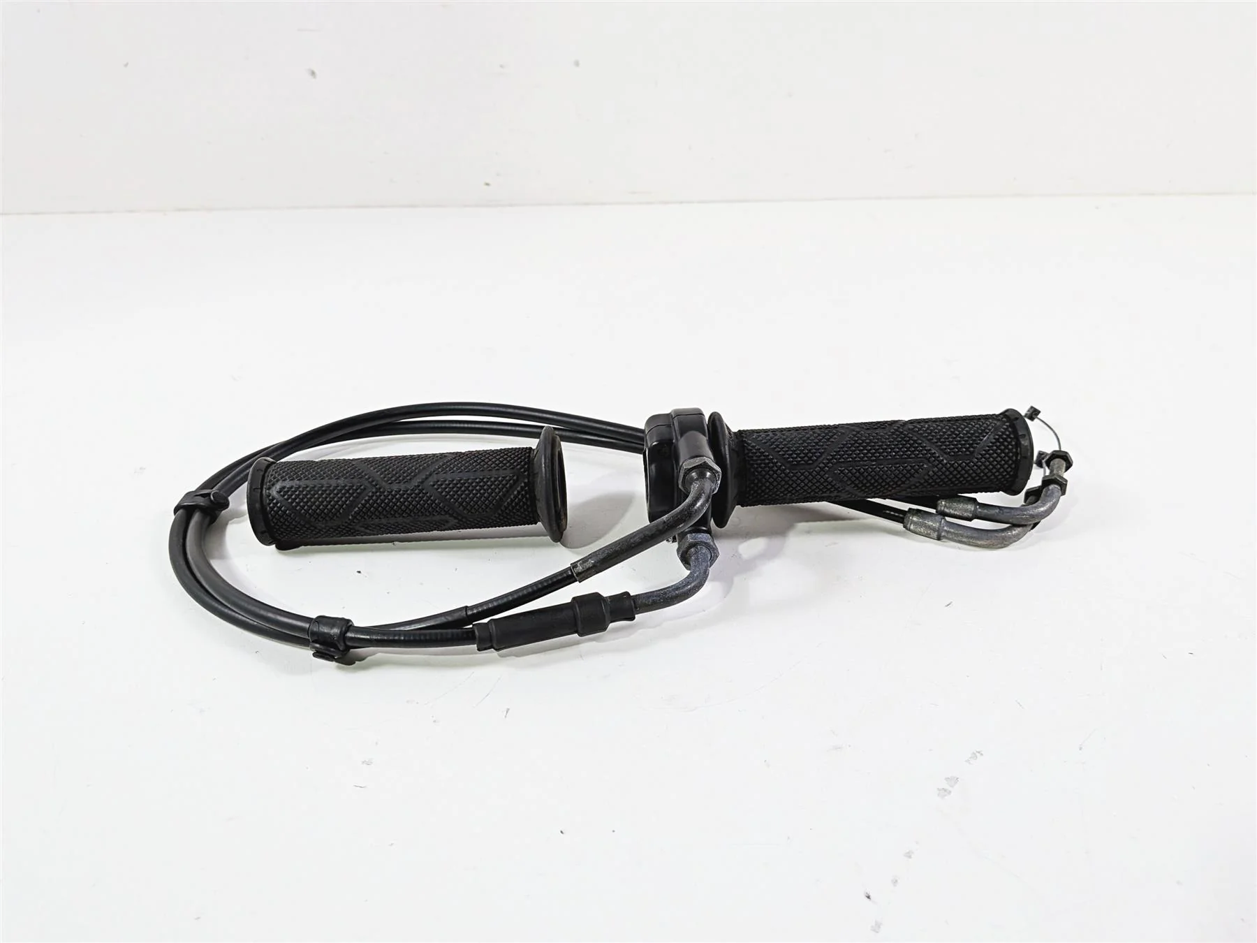 2008 Aprilia RSVR 1000 Factory Throttle Grip Handle Set AP8118566 - Image 3