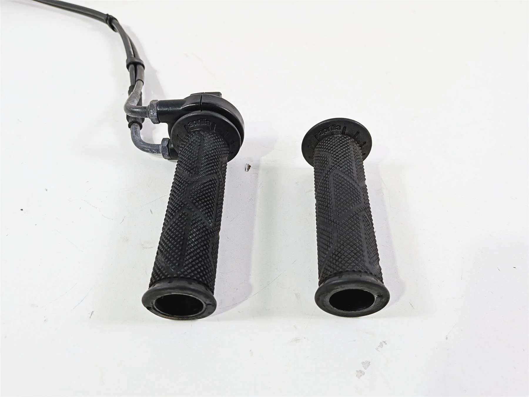 2008 Aprilia RSVR 1000 Factory Throttle Grip Handle Set AP8118566 - Image 6