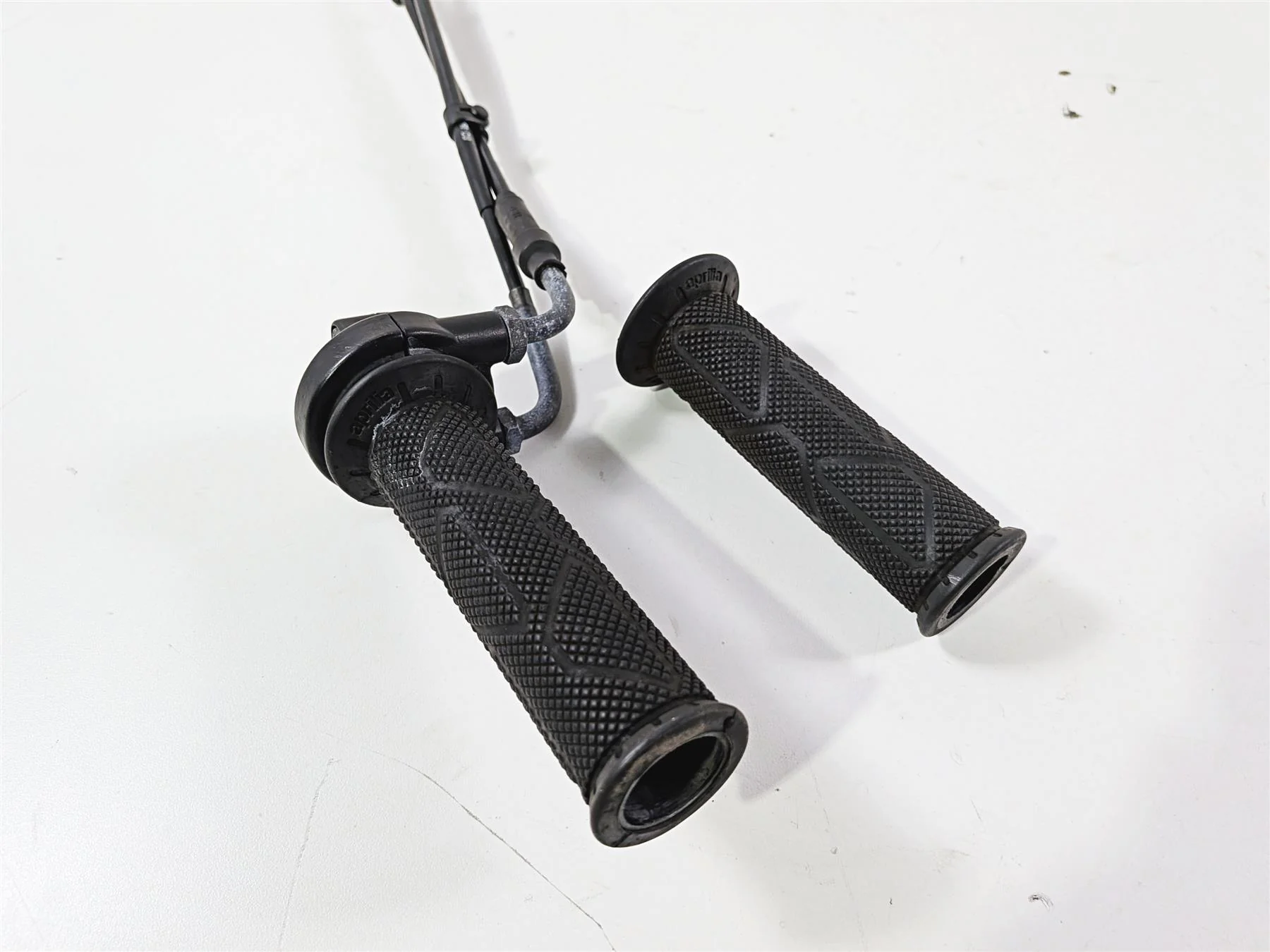 2008 Aprilia RSVR 1000 Factory Throttle Grip Handle Set AP8118566 - Image 7