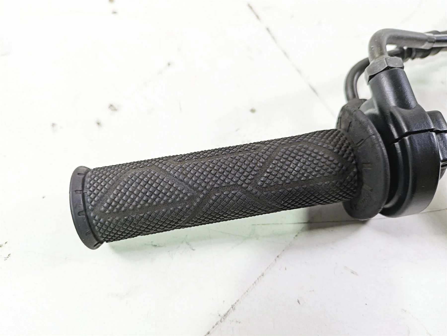 2008 Aprilia RSVR 1000 Factory Throttle Grip Handle Set - Read AP8118566 - Image 7