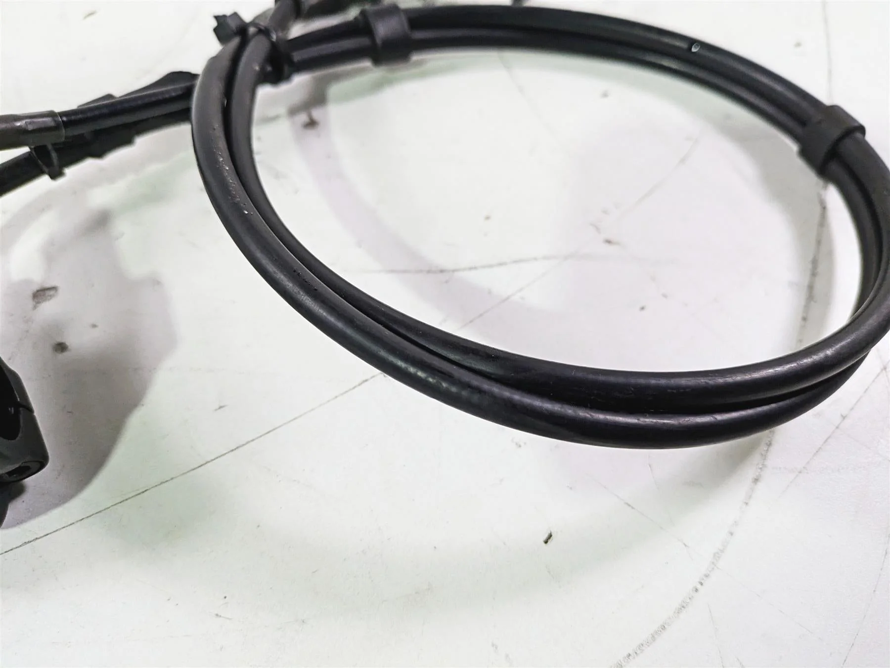 2008 Aprilia RSVR 1000 Factory Throttle Grip Handle Set - Read AP8118566 - Image 9
