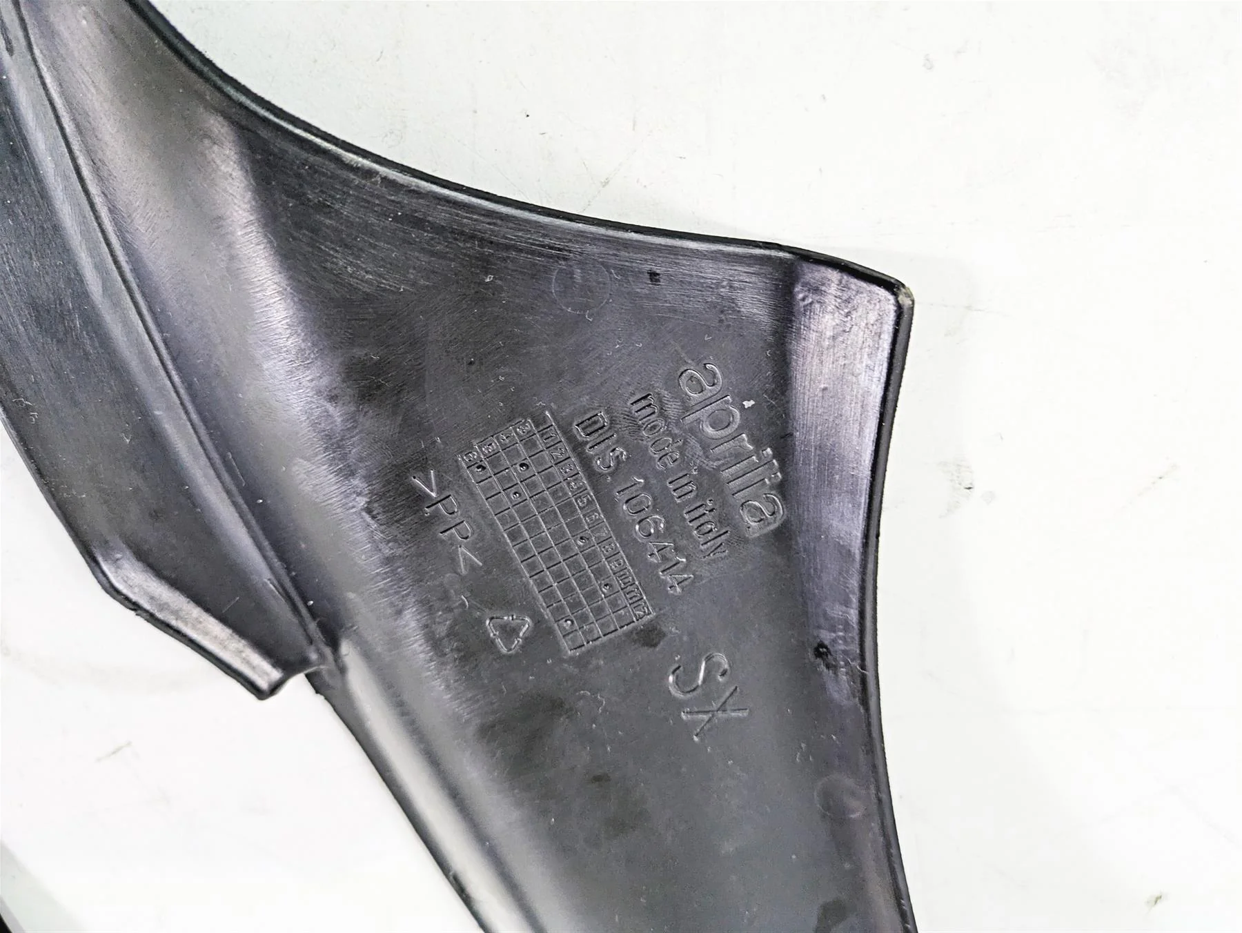 2008 Aprilia RSVR 1000 Factory Upper Inner Infill Cover Fairing Set 106414 - Image 7