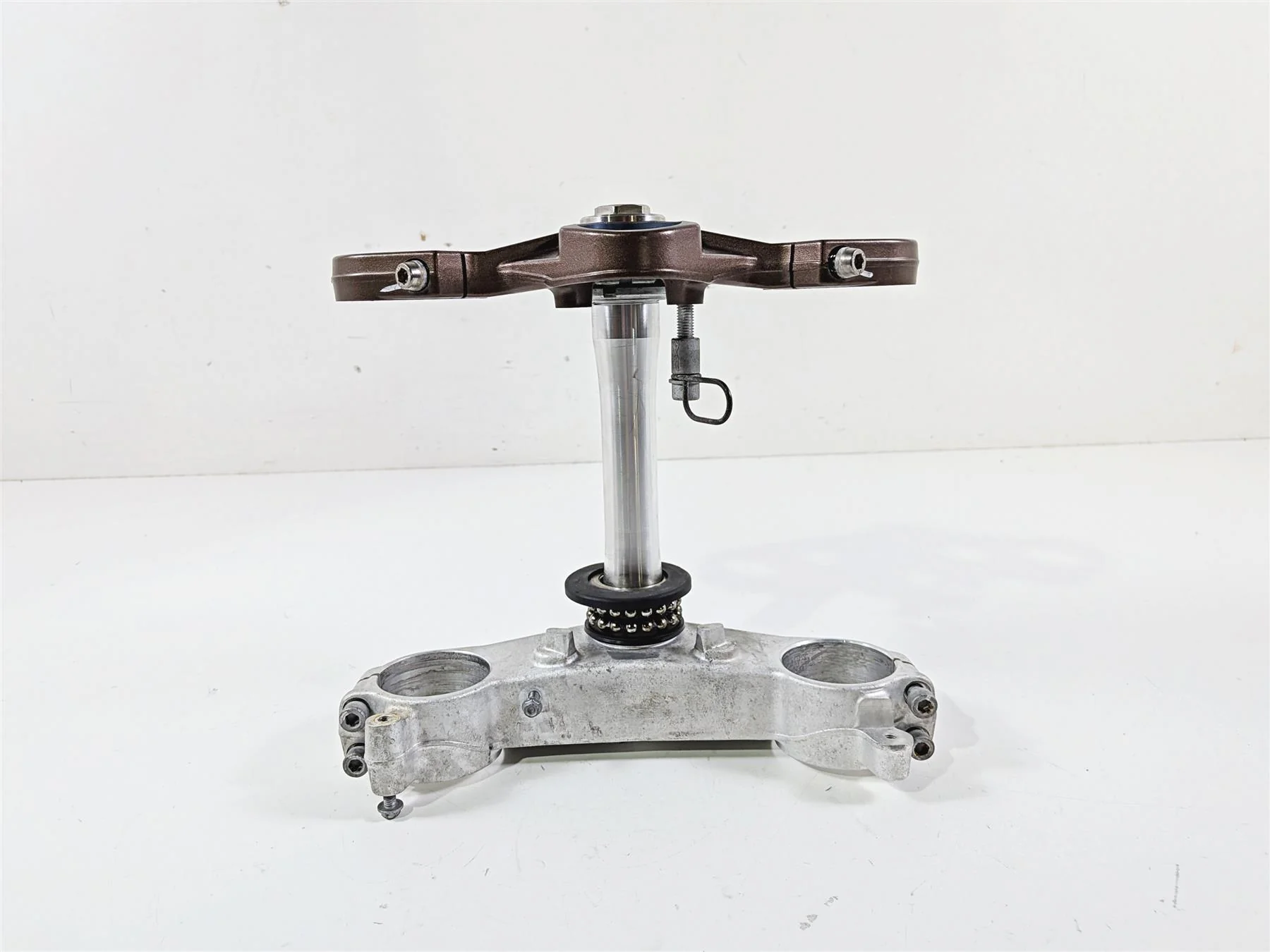 2008 Aprilia RSVR 1000 Factory Upper Lower Triple Tree Set AP8163562 AP8163061 - Image 2