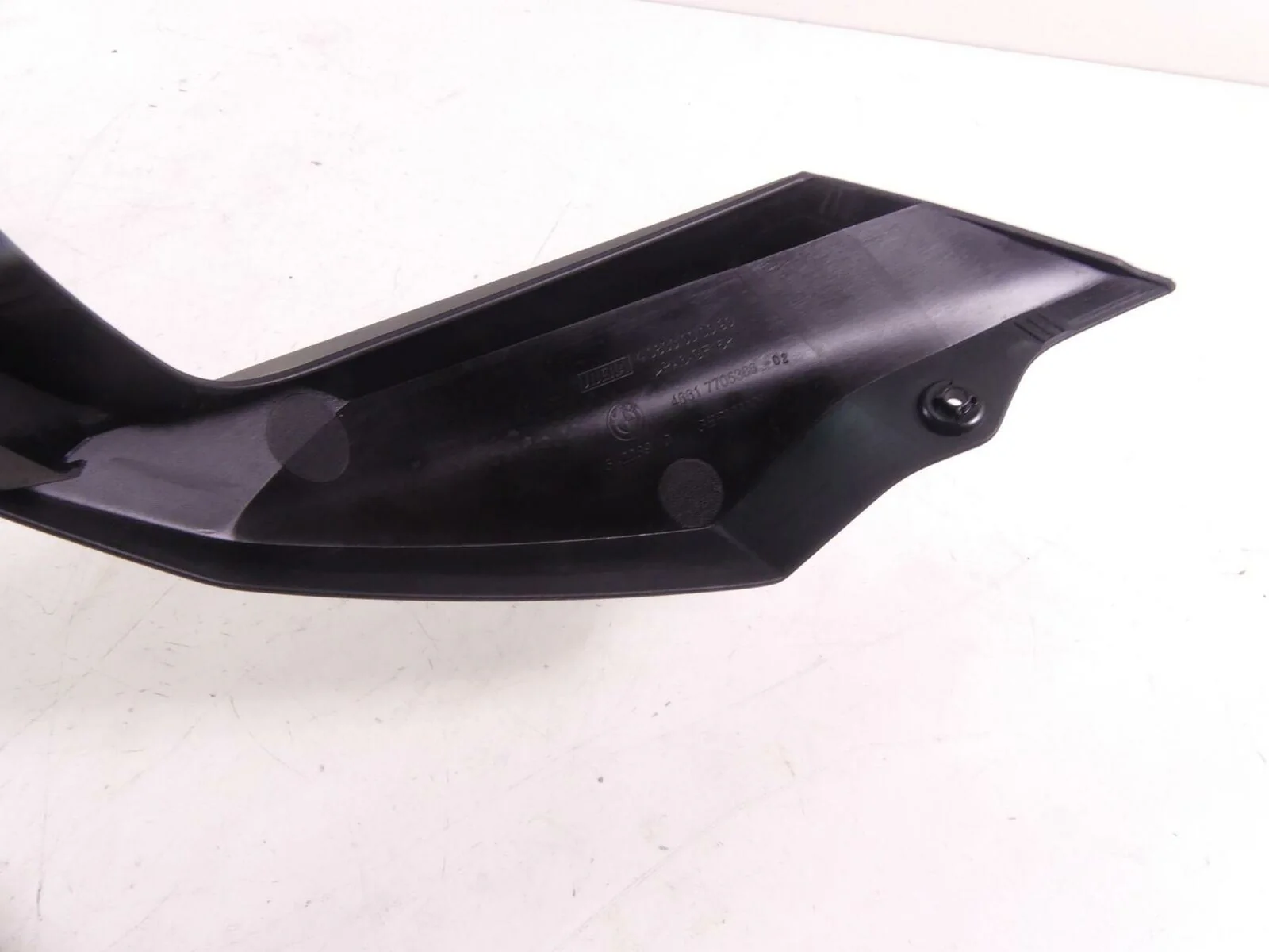2008 BMW R1200GS K255 Adv Front Upper Fender Mud Guard 46617705386 - Image 9