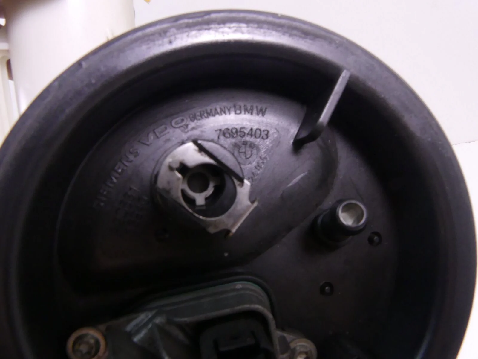 2008 BMW R1200R K27 Fuel Gas Petrol Pump 16147695536 16147708071 - Image 7