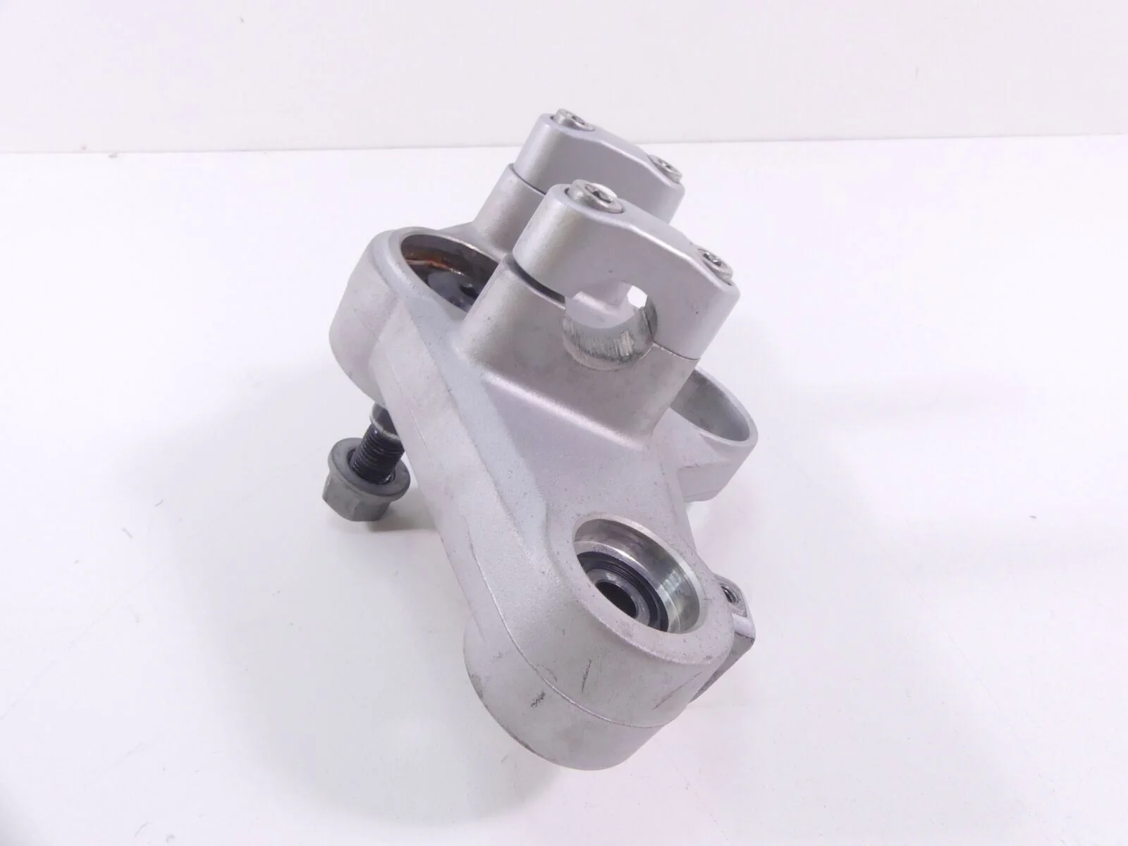 2008 BMW R1200R K27 Showa Upper Triple Tree Steering Clamp + Riser 31428520326 - Image 4