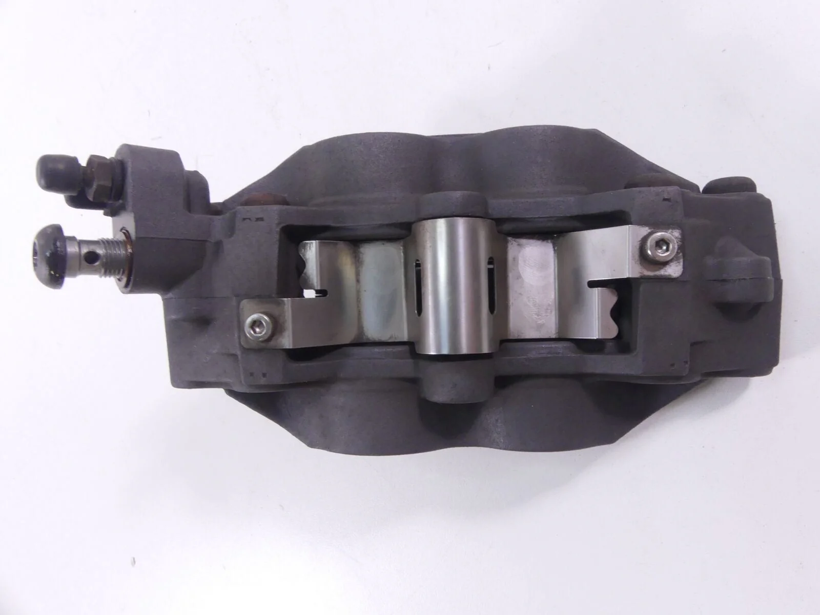 2008 BMW R1200R K27 Tokico Front Brake Caliper Set  34117722517 34117722518 - Image 4