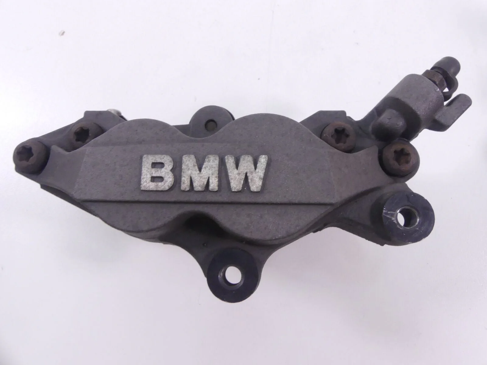 2008 BMW R1200R K27 Tokico Front Brake Caliper Set  34117722517 34117722518 - Image 5
