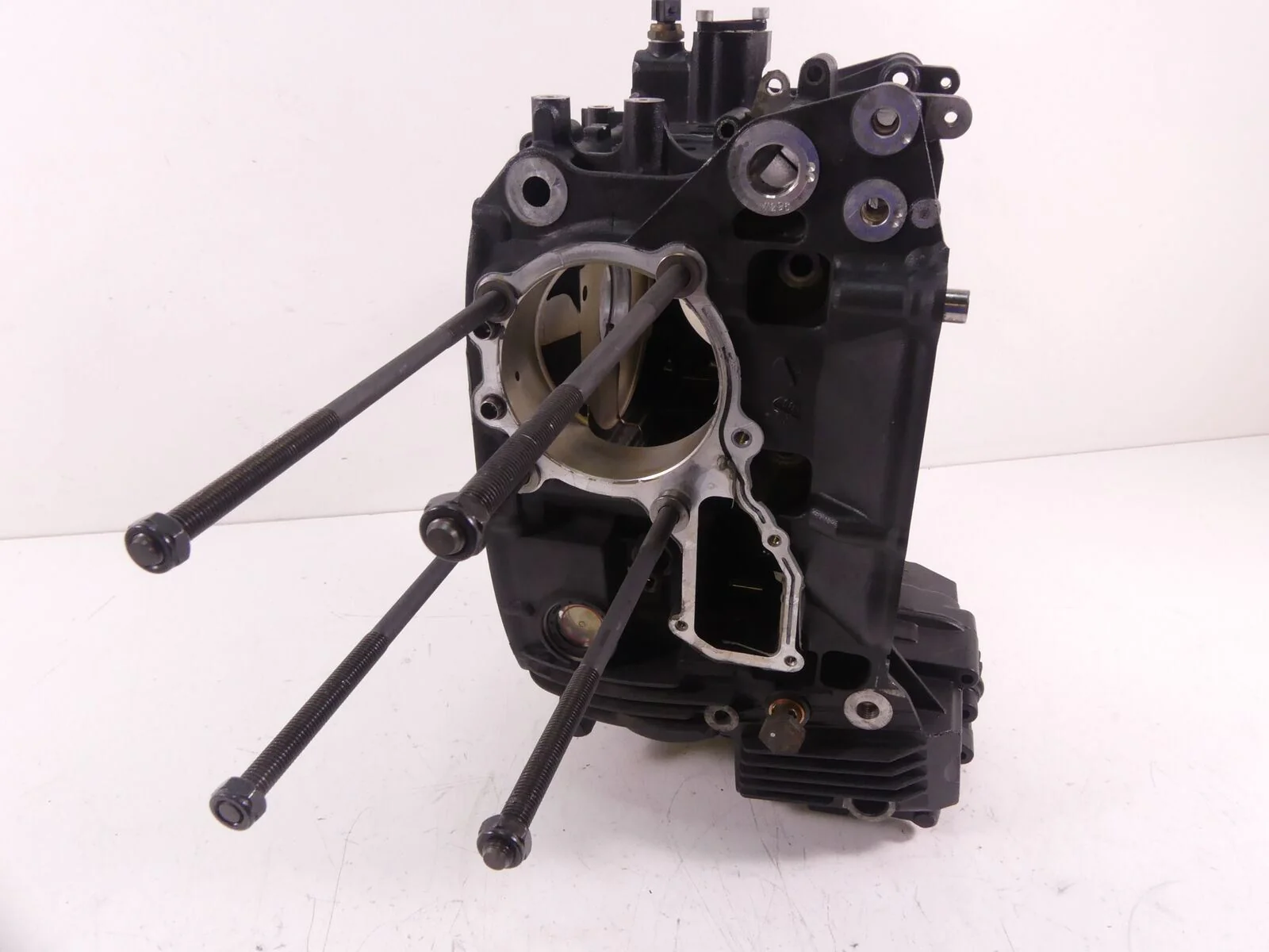 2008 BMW R1200RT K26 Engine Motor Crankcase Crank Case 34K 11117701990 - Image 4