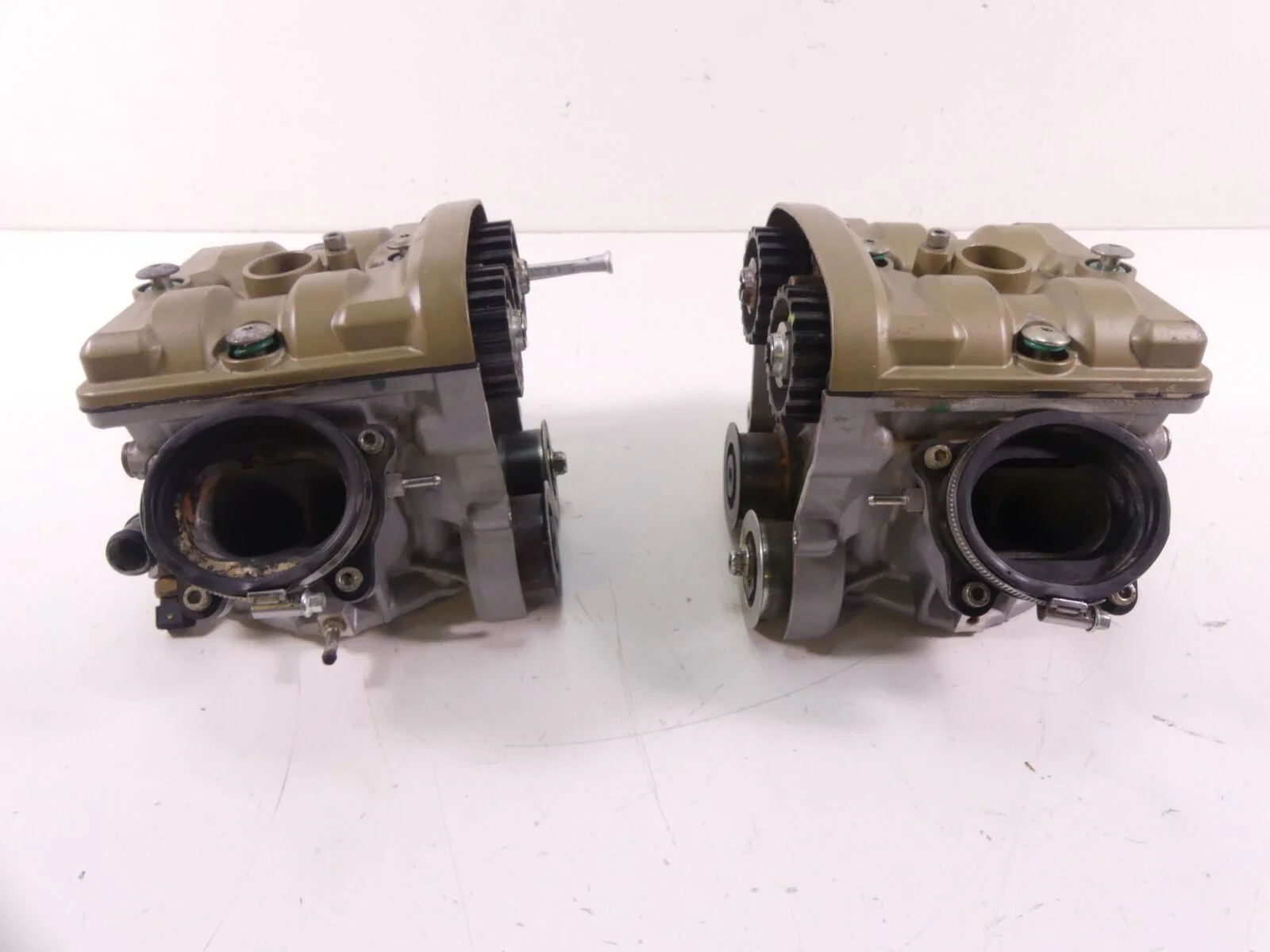 2008 Ducati 1098 S Rear Front Cylinder Head Vertical Horizontal Set 30122393B - Image 2