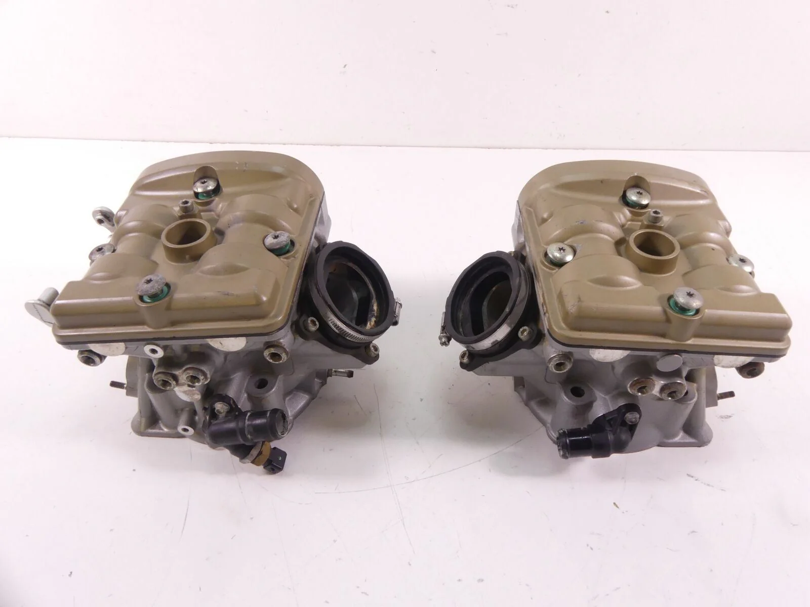 2008 Ducati 1098 S Rear Front Cylinder Head Vertical Horizontal Set 30122393B - Image 3