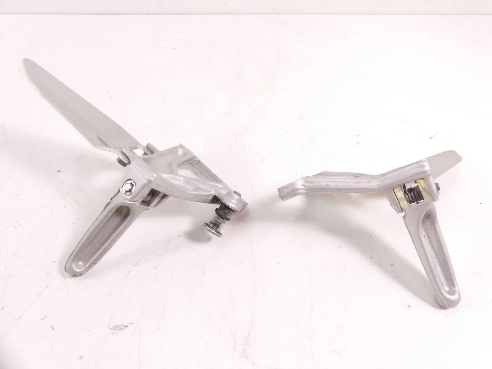 2008 Ducati 1098 S Rider Driver Footpeg Foot Peg Set R 82411231A L 82411221A - Image 3