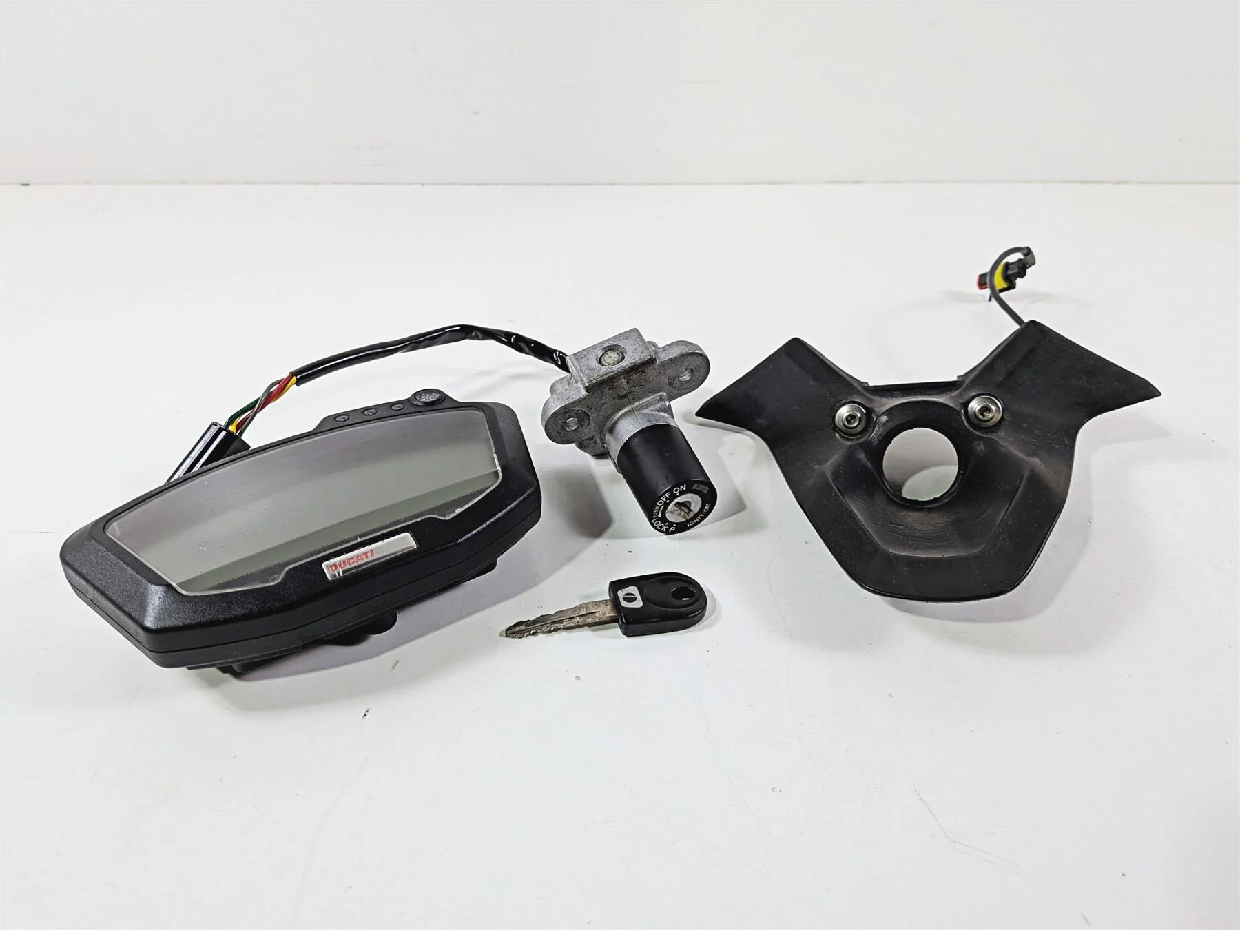 2008 Ducati 1098 SBK Speedometer Ignition Switch Key Set 40610602A 59820541A - Image 15