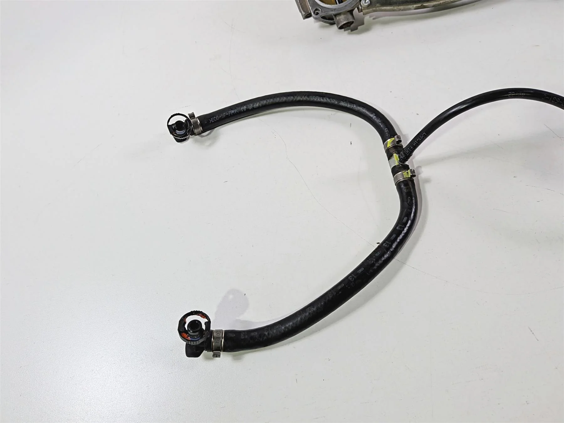 2008 Ducati 1098 SBK Throttle Body + Grip & Injector Set 28240791A - Image 13