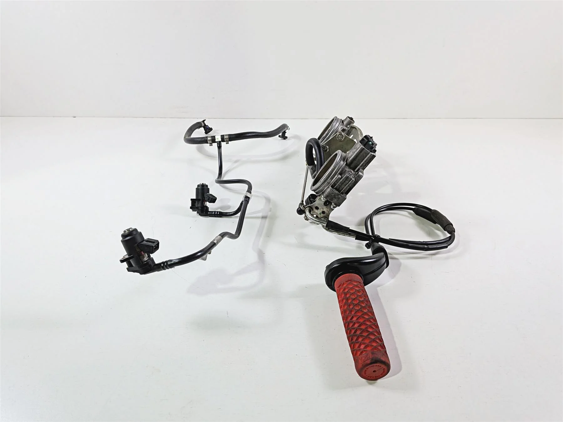 2008 Ducati 1098 SBK Throttle Body + Grip & Injector Set 28240791A - Image 5