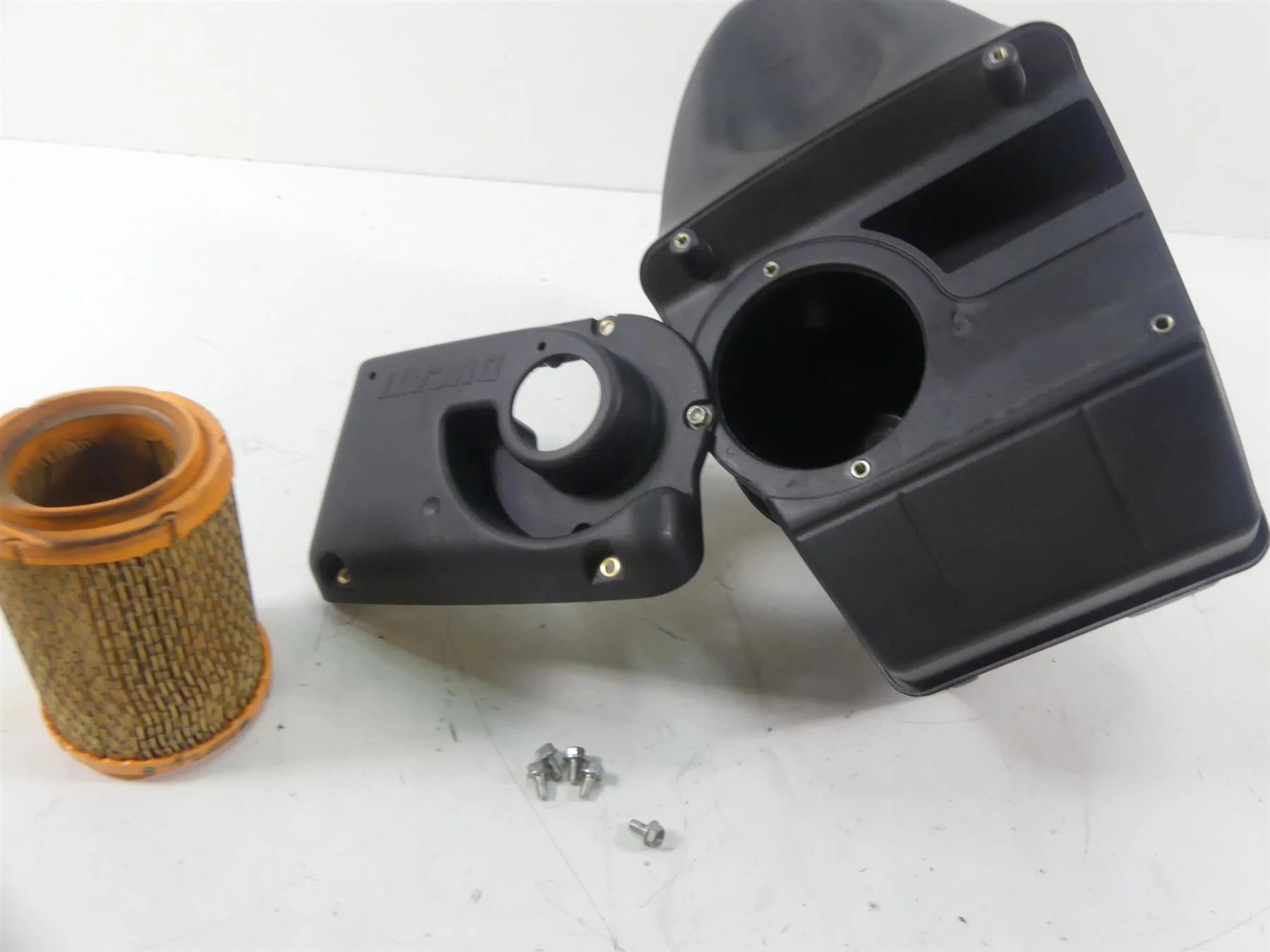 2008 Ducati Hypermotard 1100S Air Filter Cleaner Breather Box - Read 44211291B
