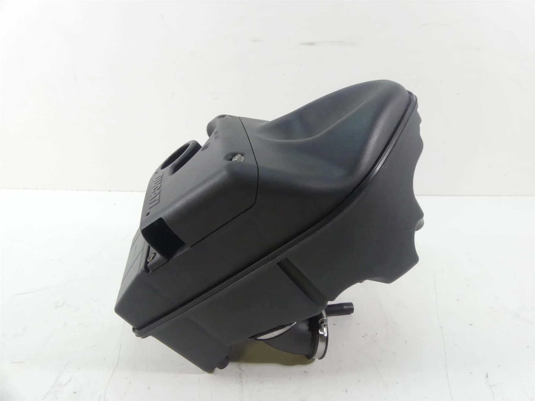 2008 Ducati Hypermotard 1100S Air Filter Cleaner Breather Box - Read 44211291B - Image 3