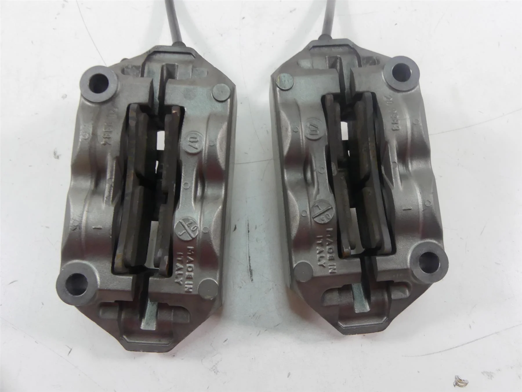 2008 Ducati Hypermotard 1100S Front Brembo Brake Caliper Set 61040901A 61040911A - Image 4