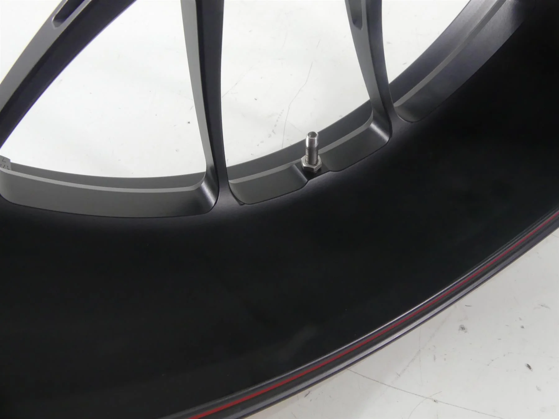 2008 Ducati Hypermotard 1100S Straight Marchesini Rear Wheel 17x5.5 50221291AB - Image 11