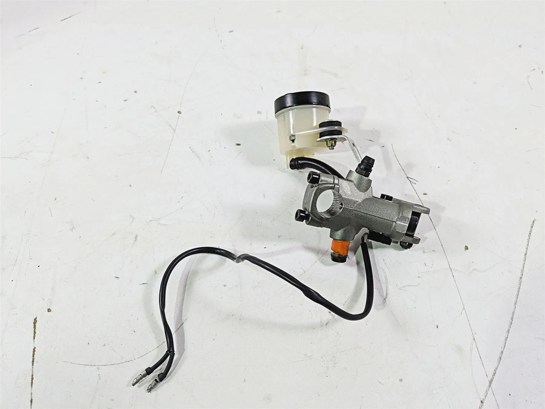2008 Ducati SBK 1098 S Brembo Front Radial Brake Master Cylinder 62440461A - Image 5