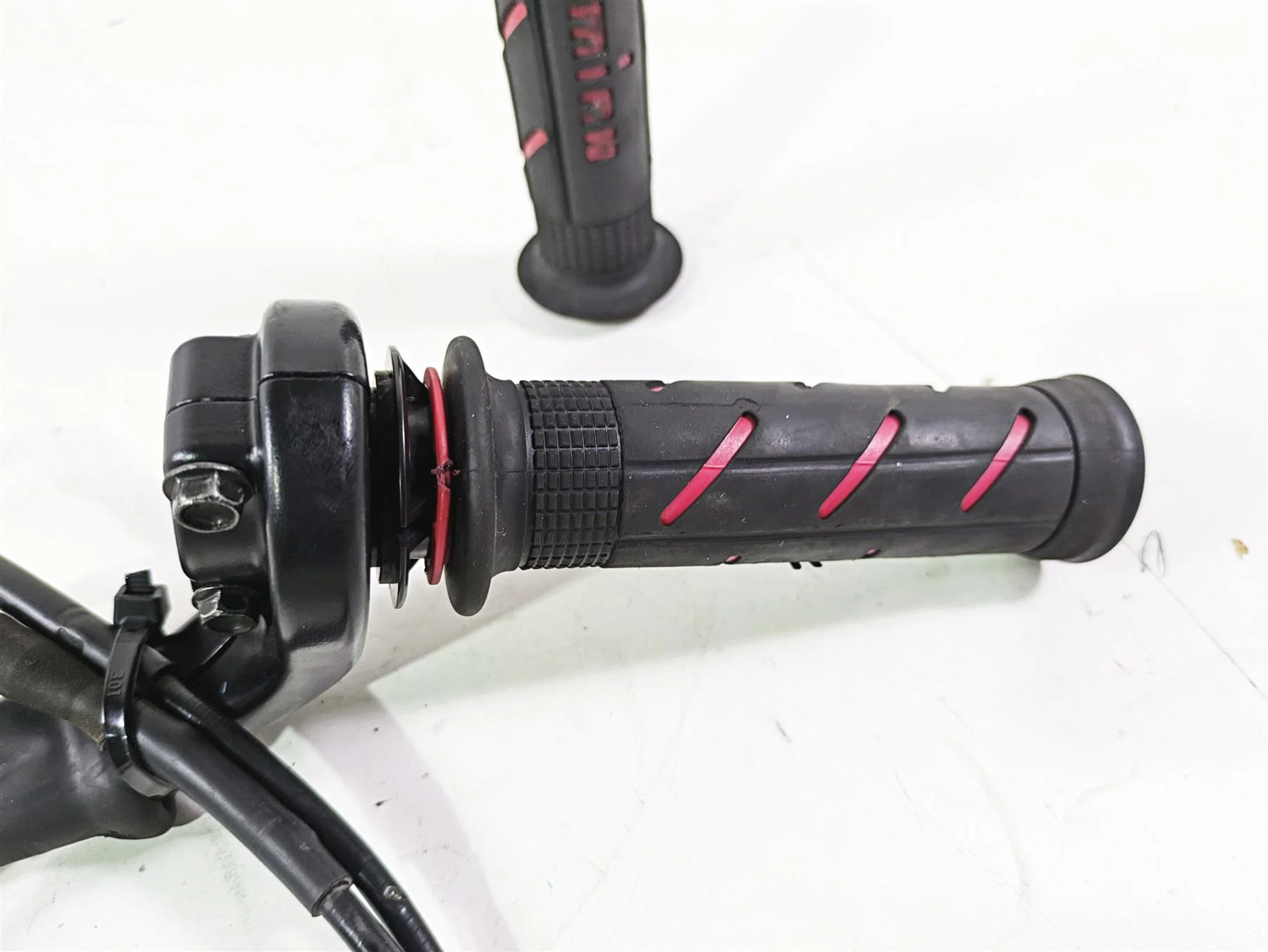 2008 Ducati SBK 1098 S Domino Throttle Grip Set 65420161A - Image 7