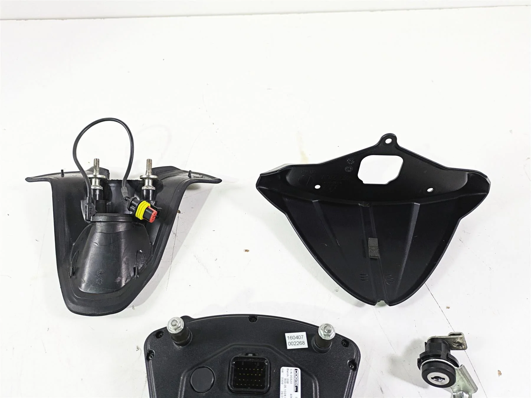 2008 Ducati SBK 1098 S Speedometer Ignition Switch Key Set 10k 40610603A - Image 12