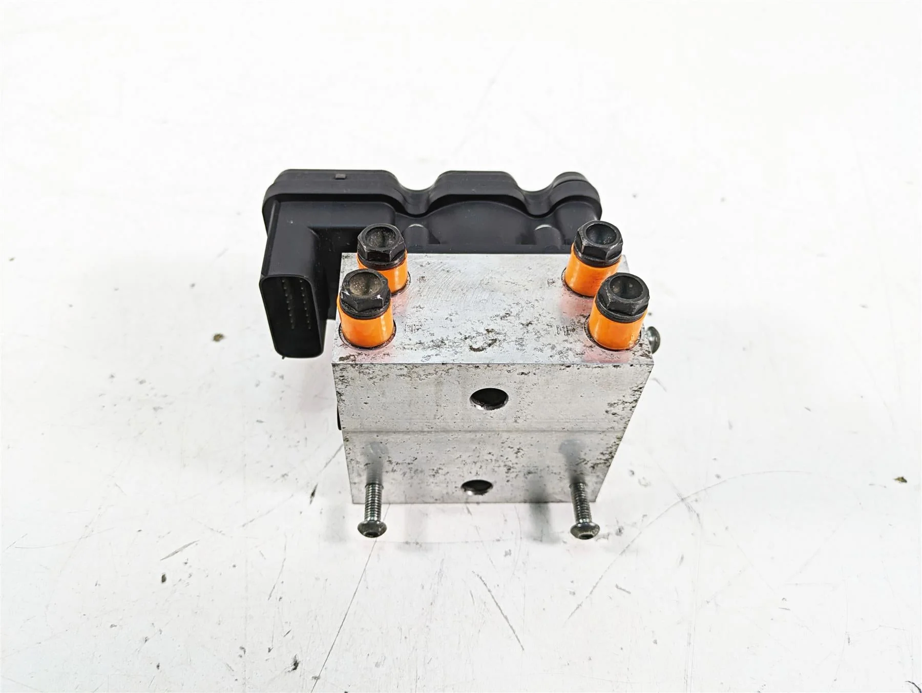 2008 Harley FLHTCU Electra Glide Abs Brake Pump Unit Module 40688-08 40601-08 - Image 4