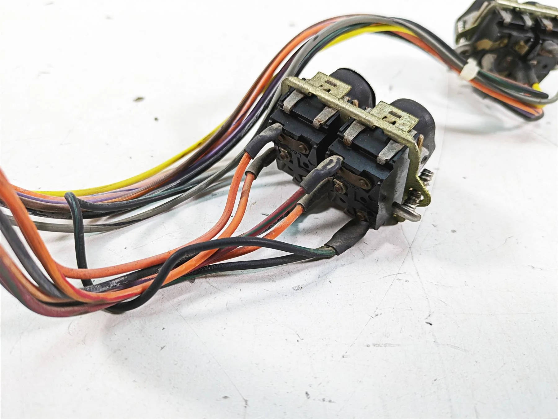 2008 Harley FLHTCU Electra Glide Auxiliary Cruise Spot Switch Set 70271-98 - Image 10
