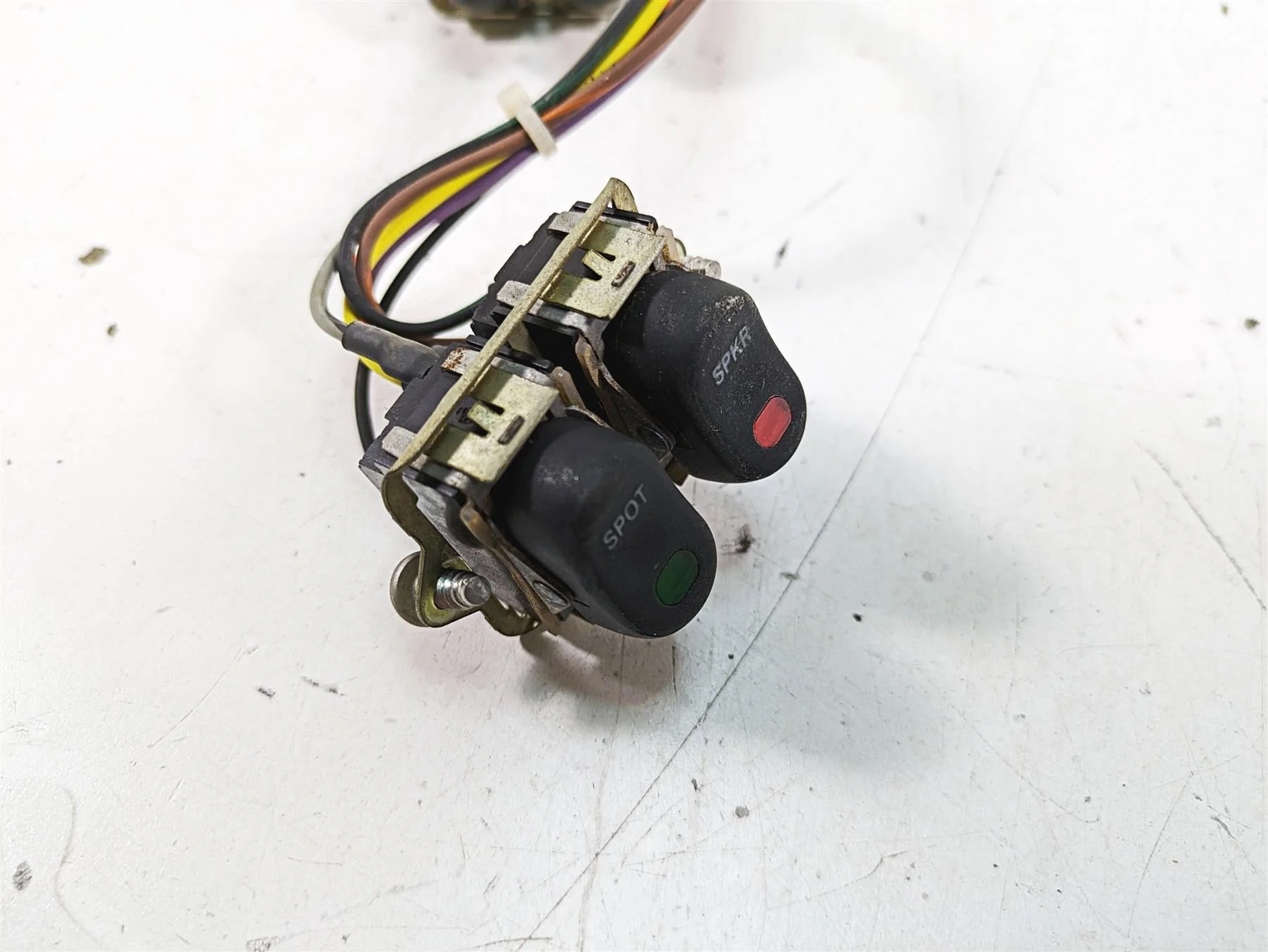 2008 Harley FLHTCU Electra Glide Auxiliary Cruise Spot Switch Set 70271-98 - Image 7