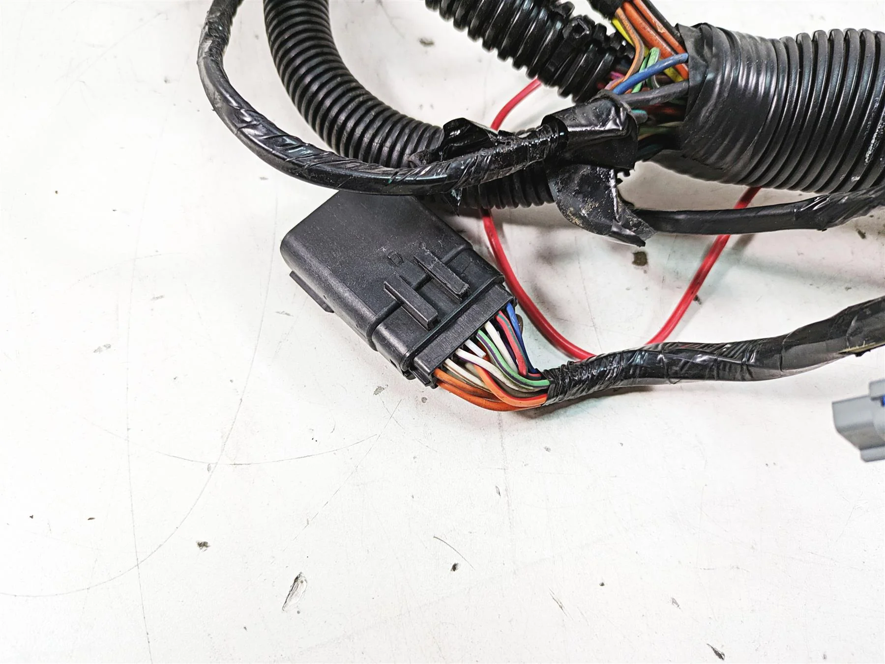 2008 Harley FLHTCU Electra Glide Front Fairing Interconnect Wiring 70232-08 - Image 2