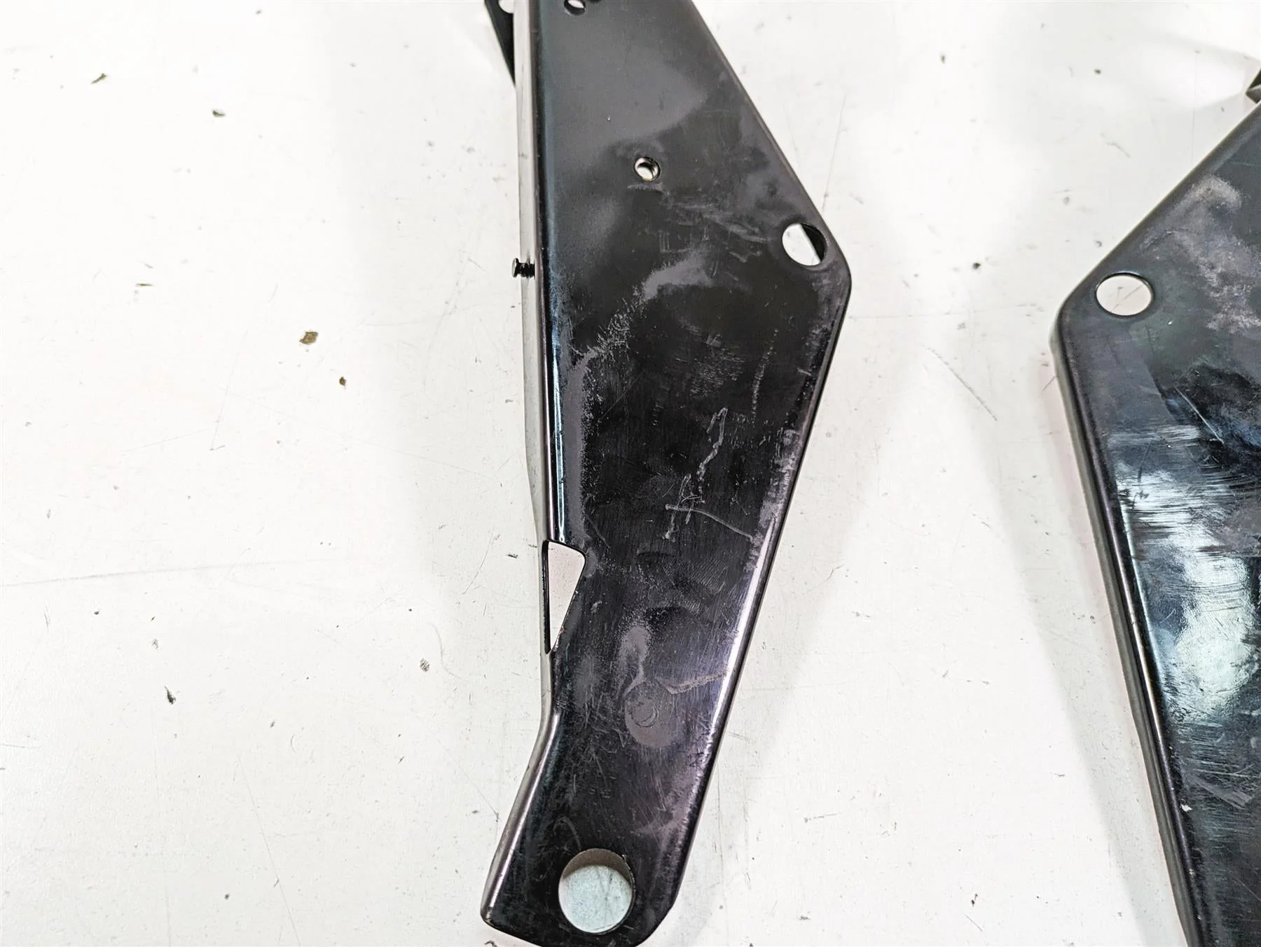 2008 Harley FLHTCU Electra Glide Front Fairing Mounts Bracket Set 58478-96B - Image 9