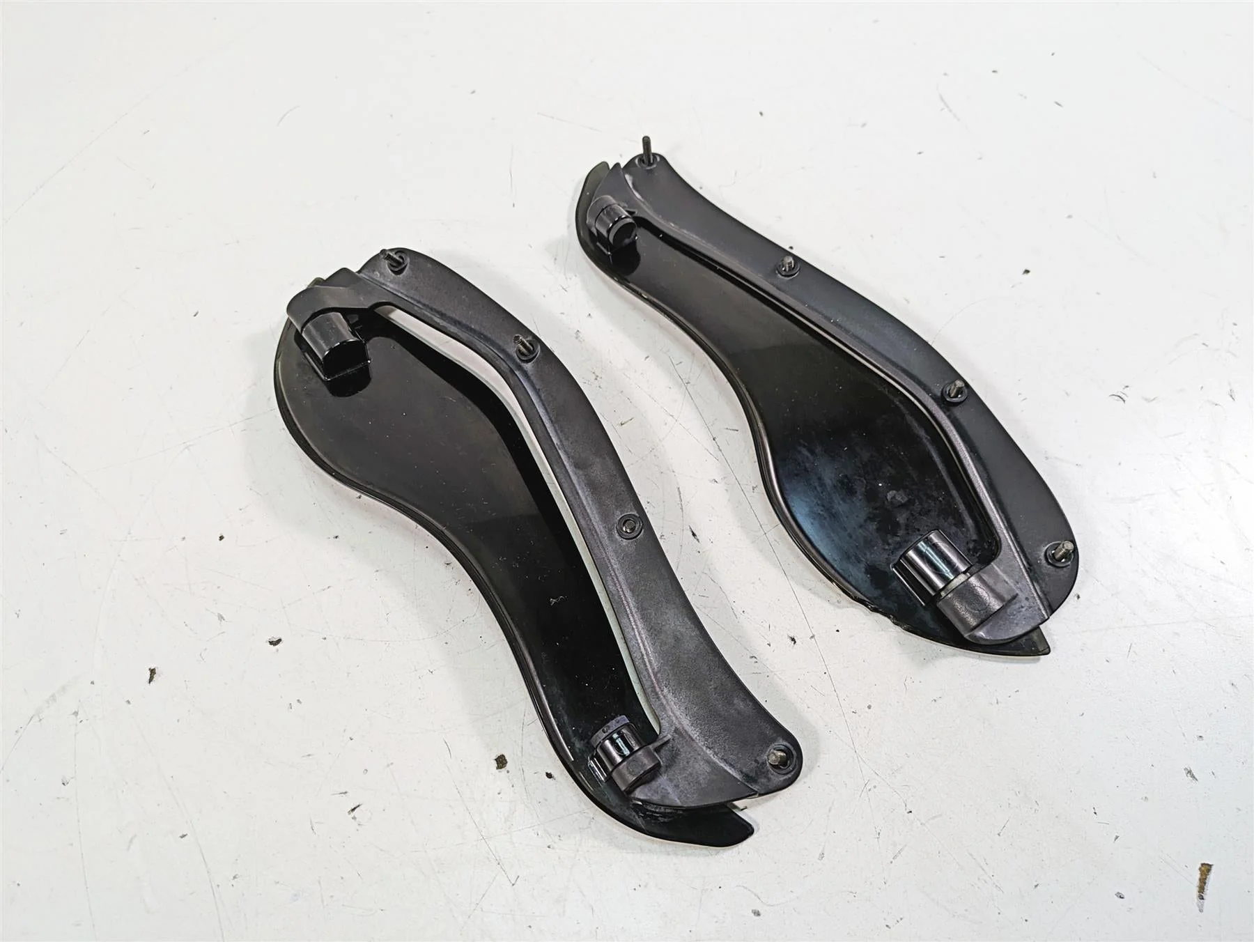2008 Harley FLHTCU Electra Glide Front Fairing Side Wind Deflector Read 58128-08 - Image 12