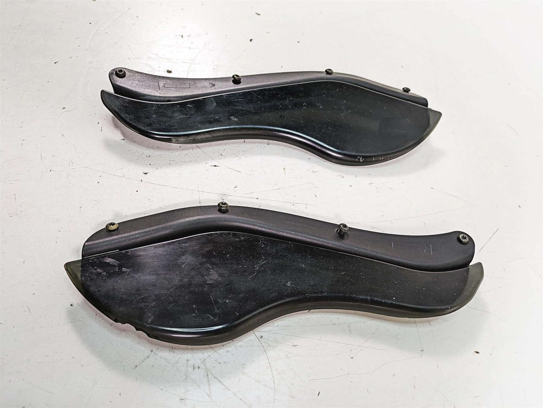 2008 Harley FLHTCU Electra Glide Front Fairing Side Wind Deflector Read 58128-08 - Image 4