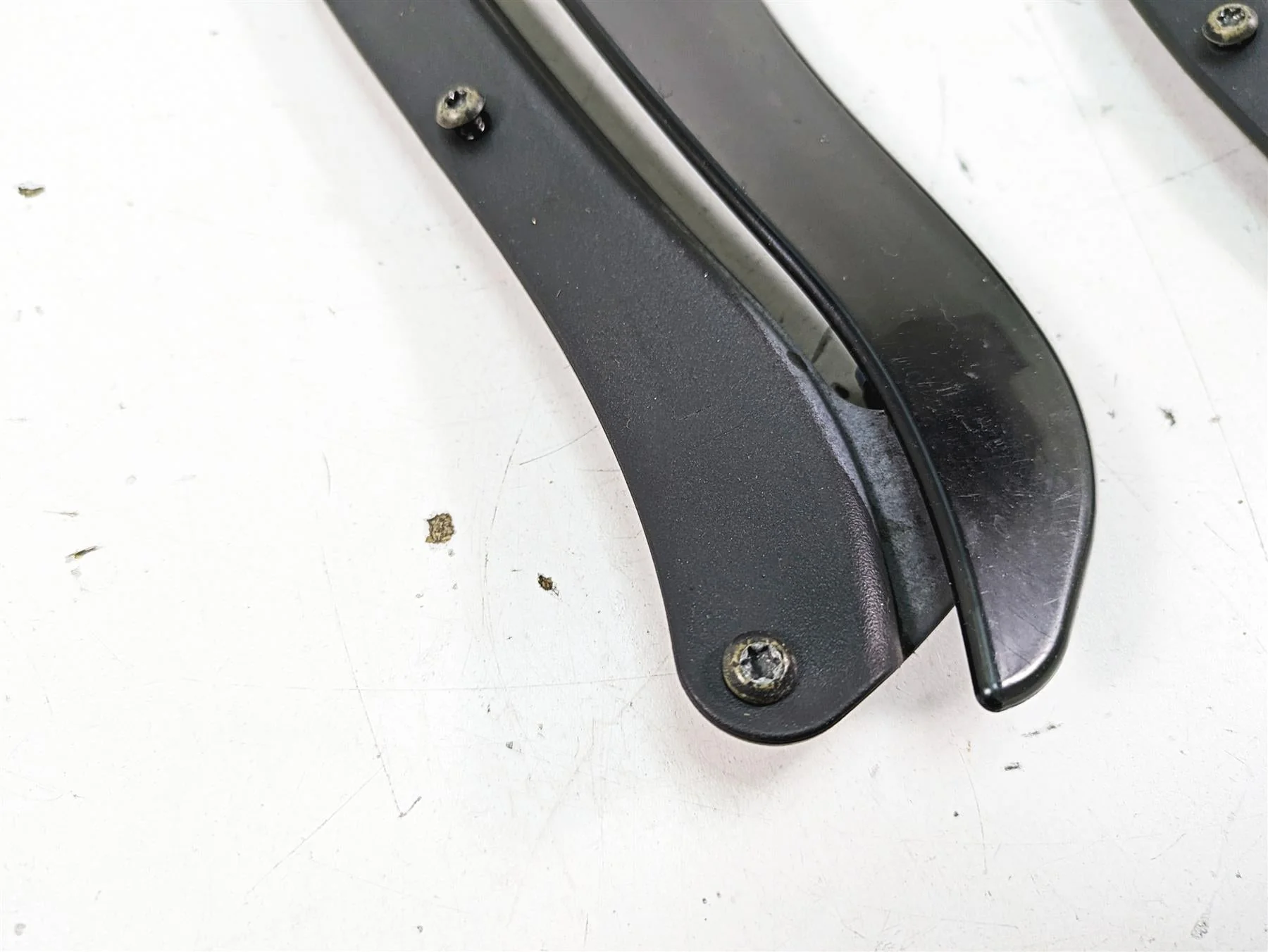 2008 Harley FLHTCU Electra Glide Front Fairing Side Wind Deflector Read 58128-08 - Image 6
