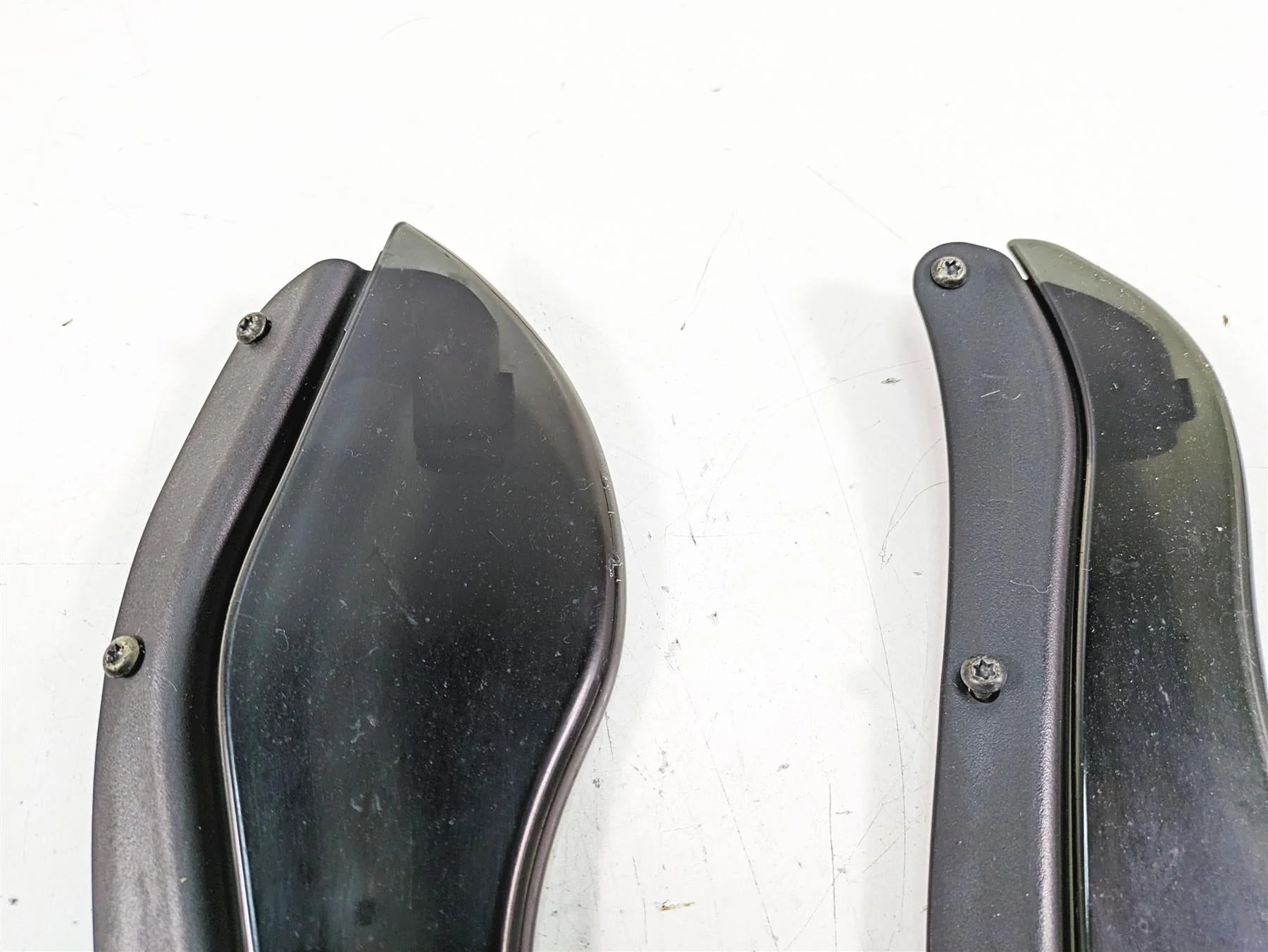 2008 Harley FLHTCU Electra Glide Front Fairing Side Wind Deflector Read 58128-08 - Image 7