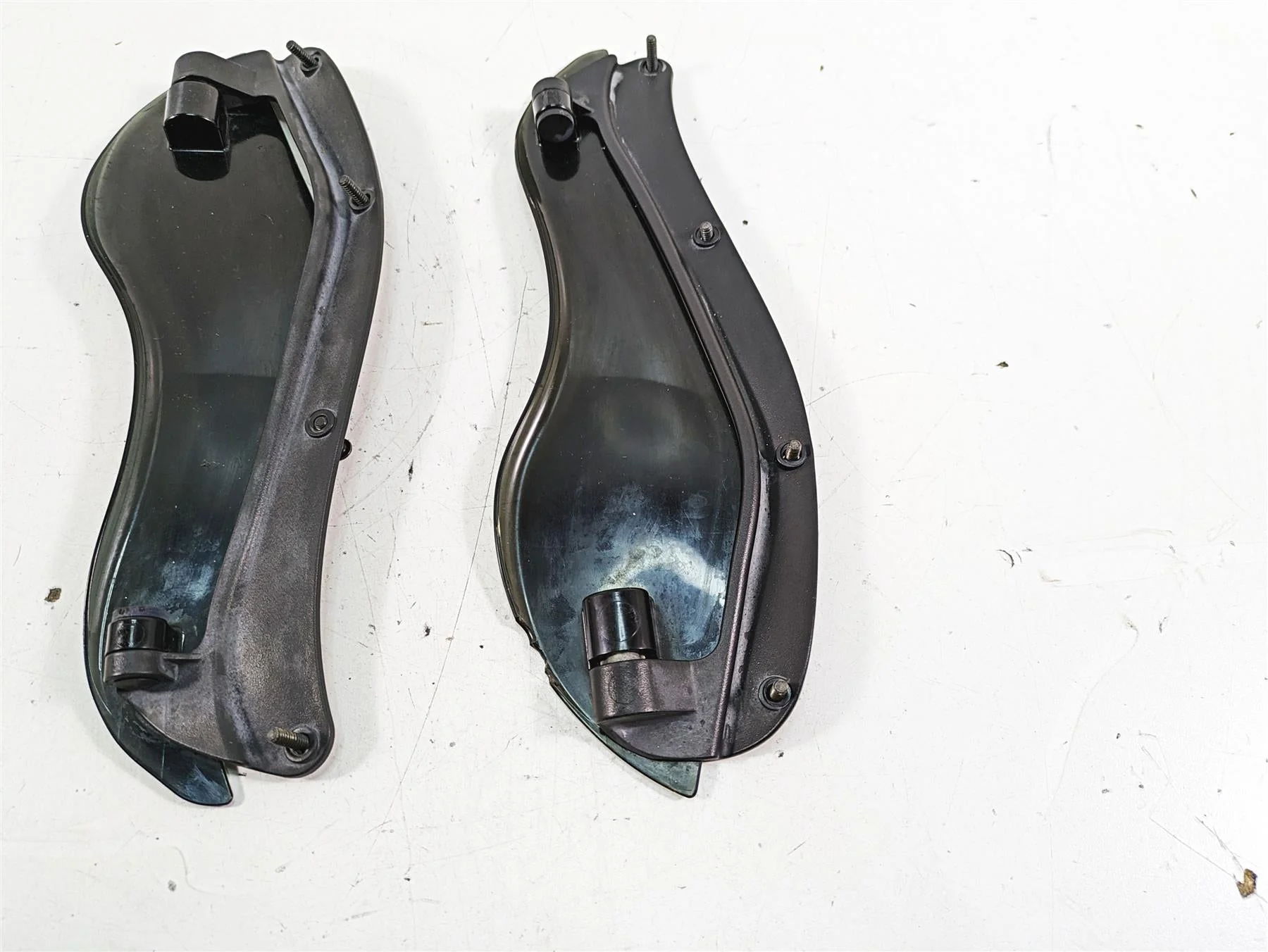 2008 Harley FLHTCU Electra Glide Front Fairing Side Wind Deflector Read 58128-08 - Image 9